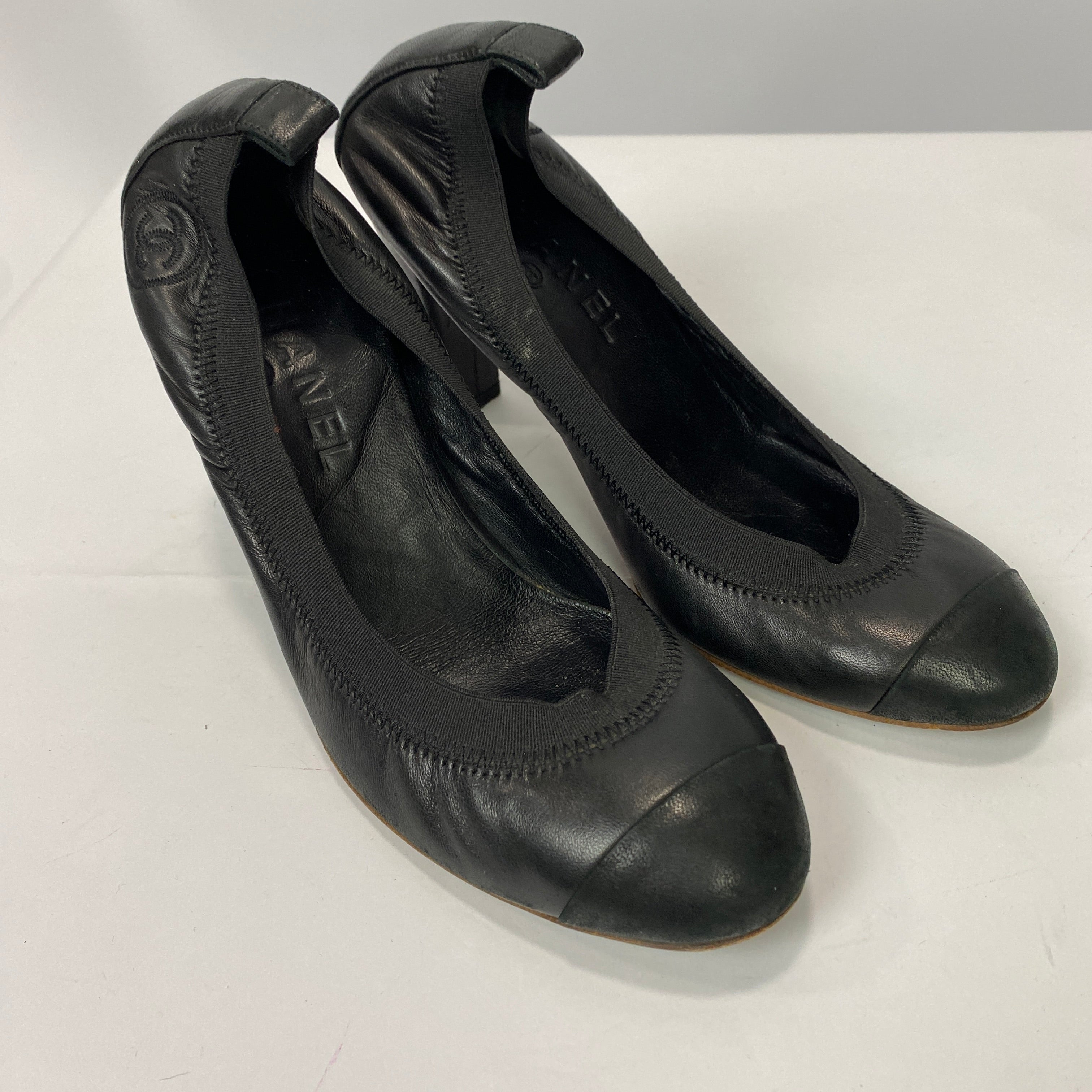Chanel Black Lambskin Toe Cap Scrunch Heels 38