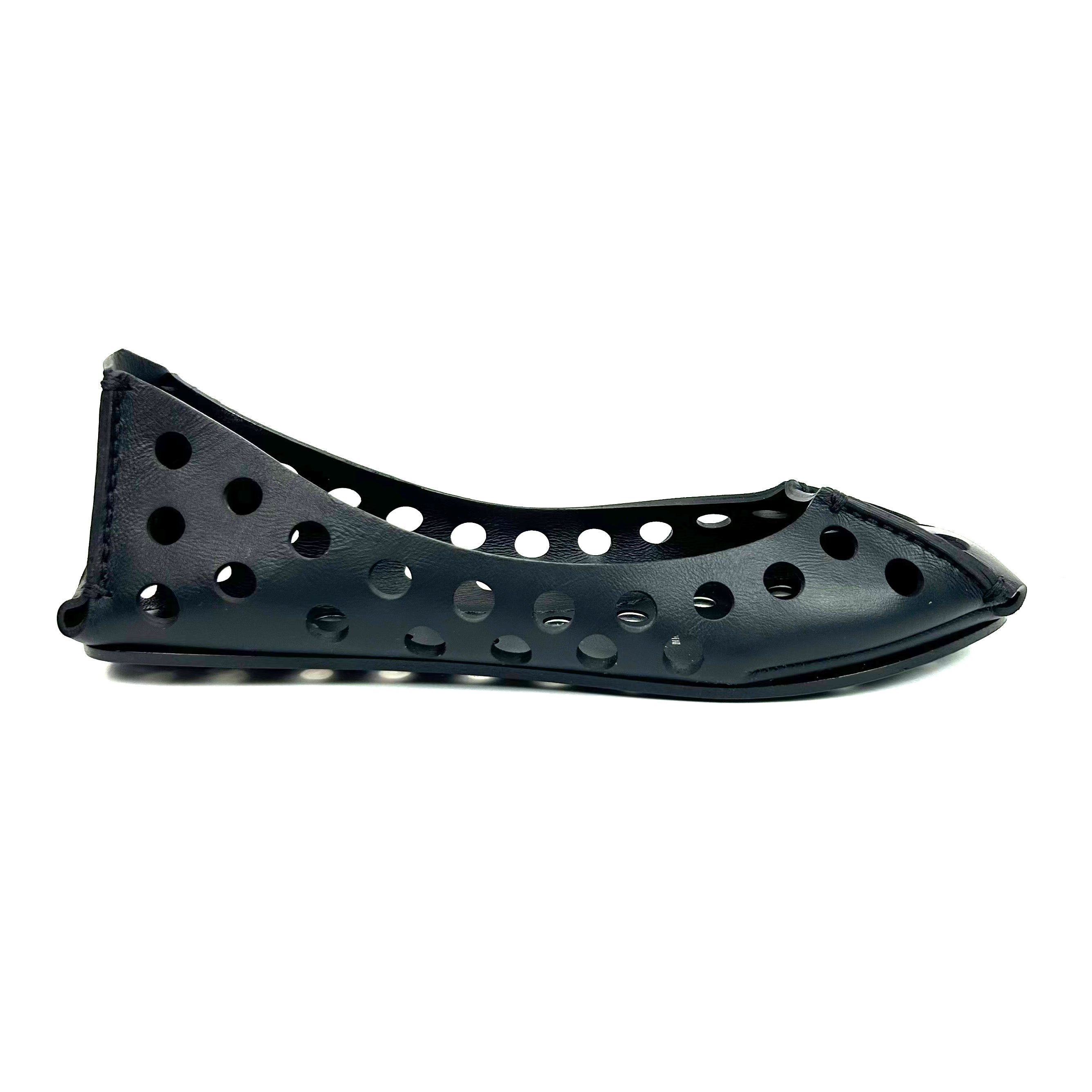Alaia £810 Black Perfo Leather Ballet Flats 39