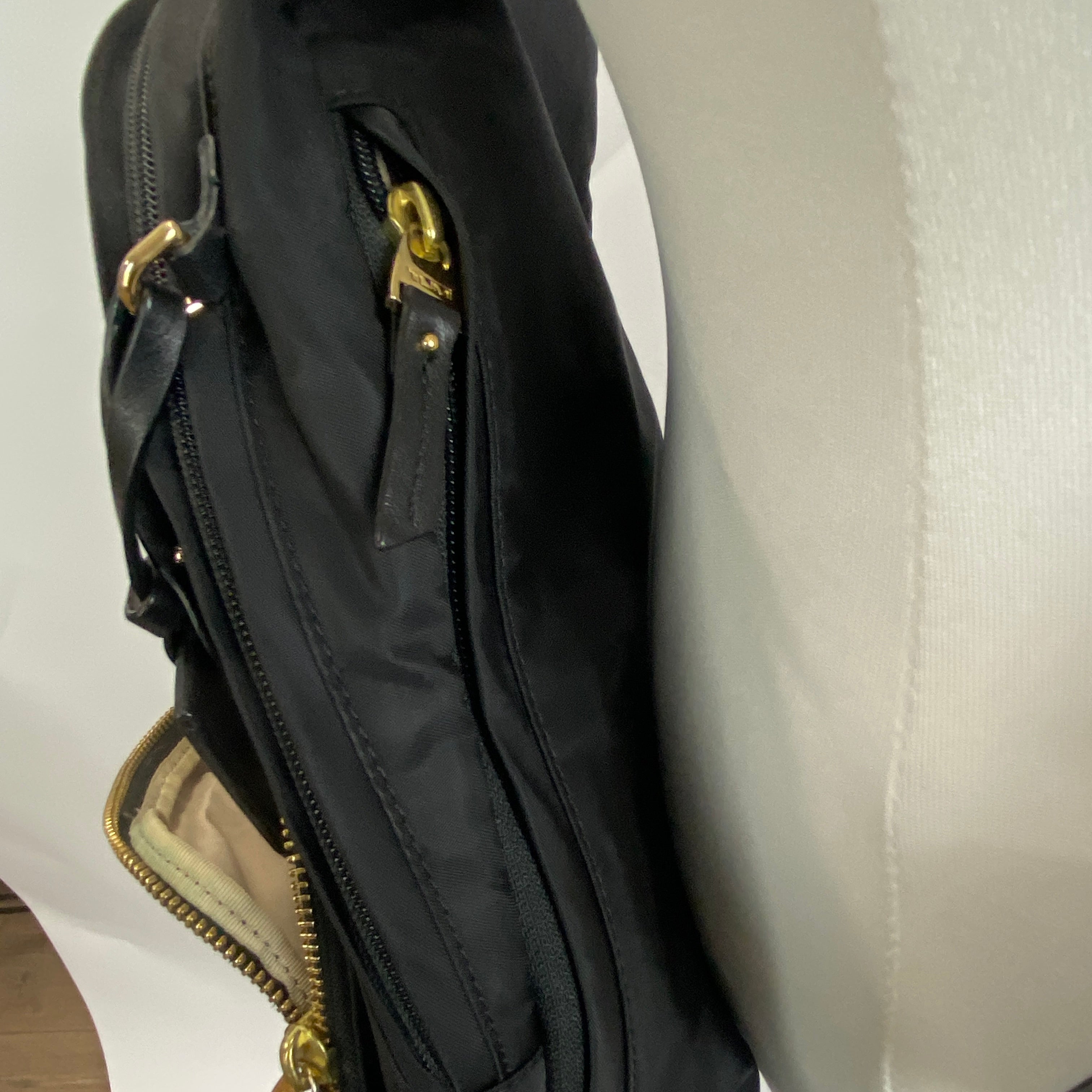 Tumi £350 Black Nylon Voyageur Carson Crossbody Backpack