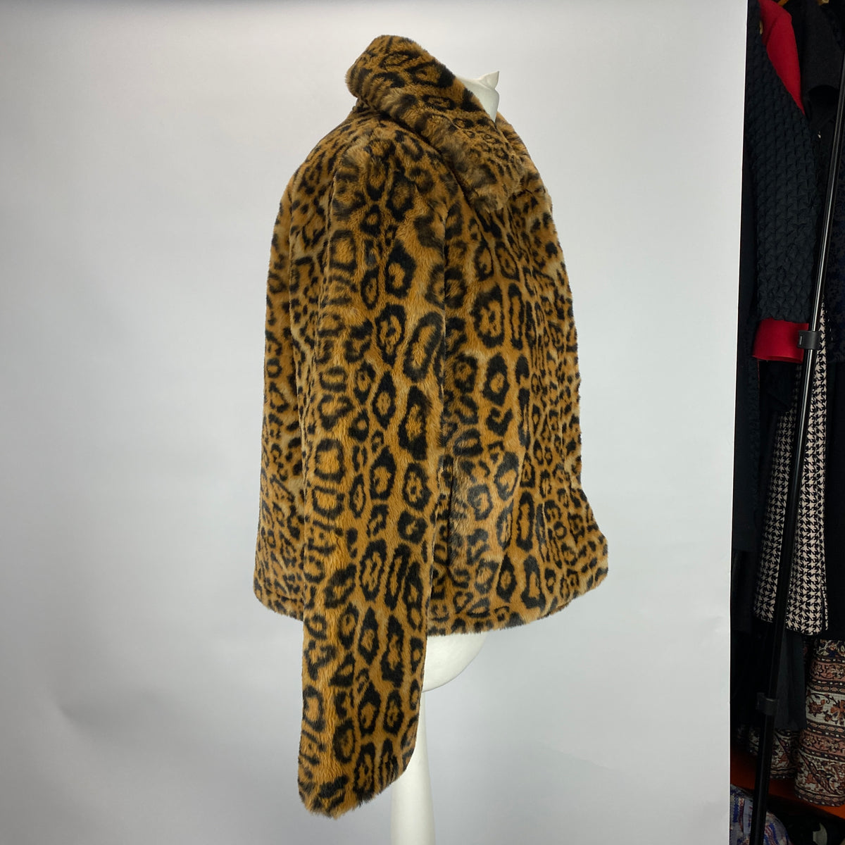 Apparis New £368 Cheetah Faux Fur Crop Jacket M