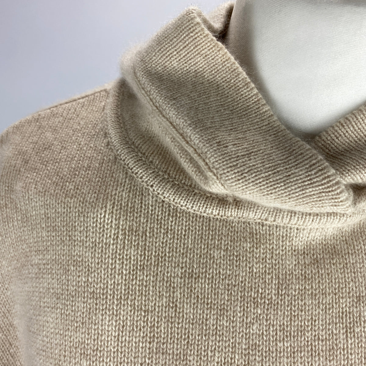 Theory Deep Cream Cashmere Knit Hoodie M-L