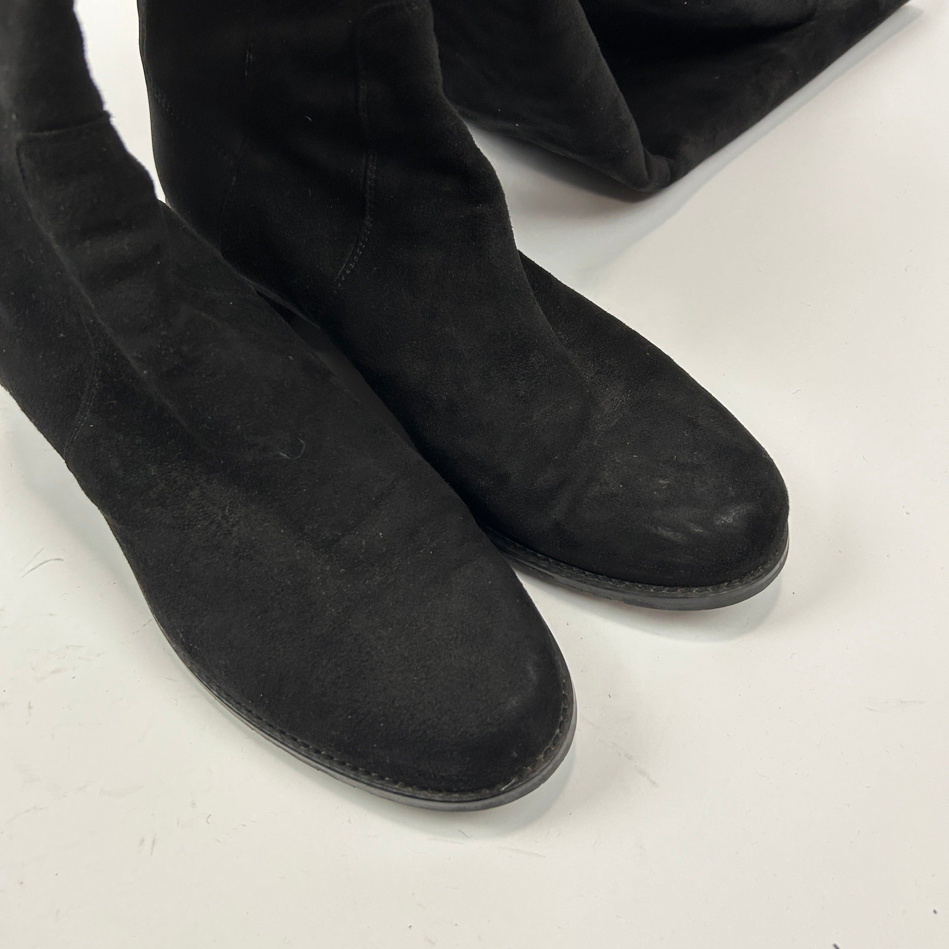 Stuart Weitzman £635 Black Suede Flat City Boots 39