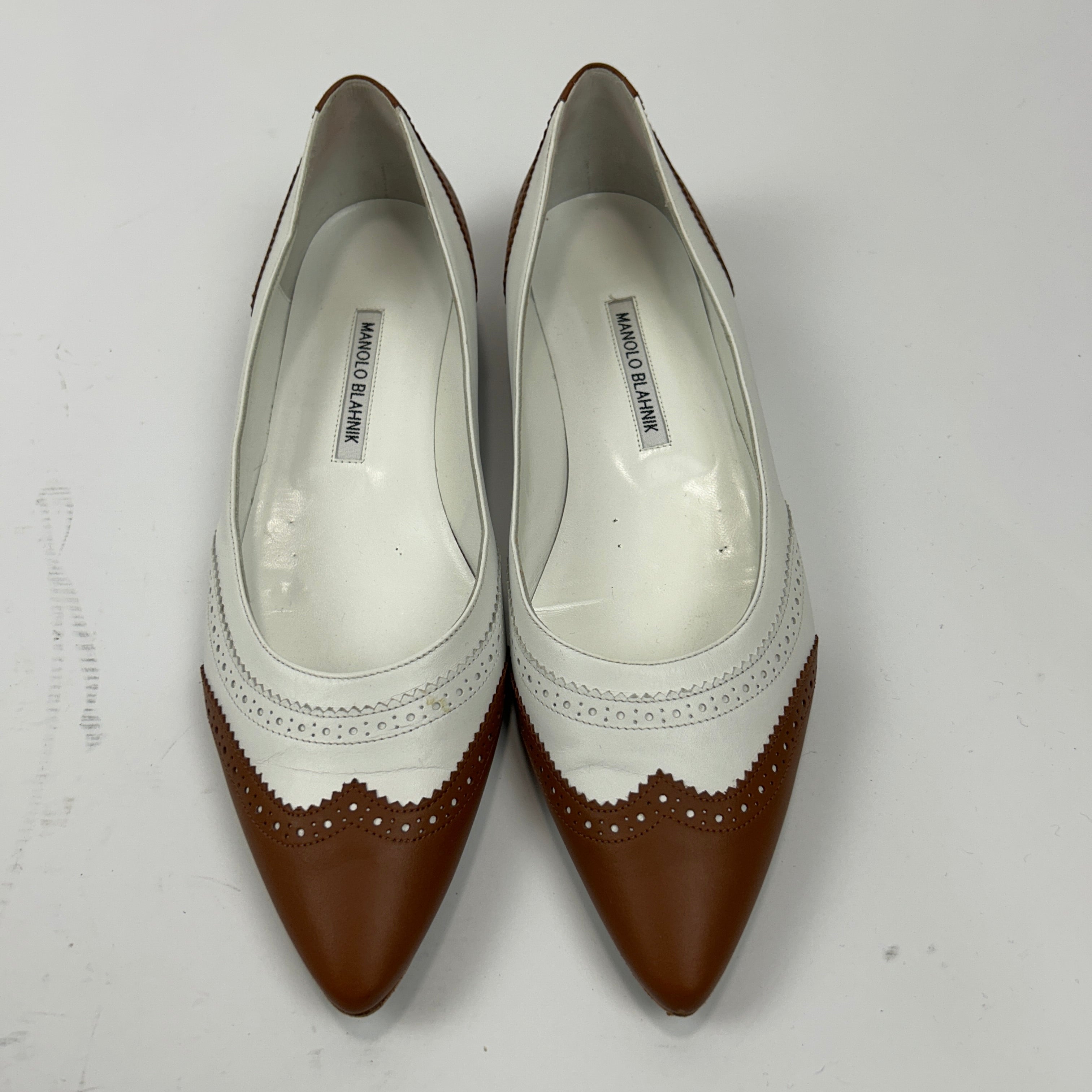 Manolo Blahnik £615 Tan & White Brogue Flats 40.5