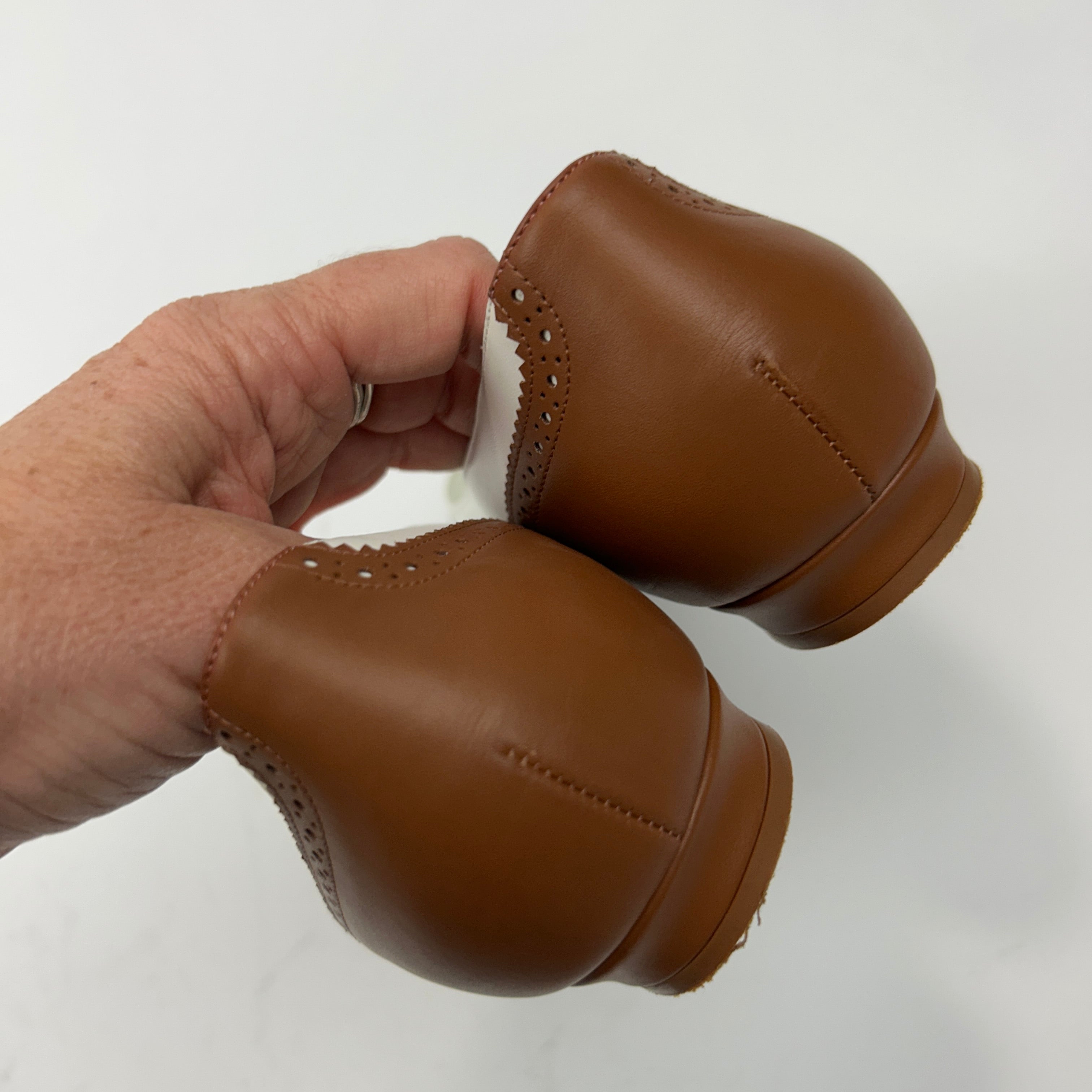 Manolo Blahnik £615 Tan & White Brogue Flats 40.5