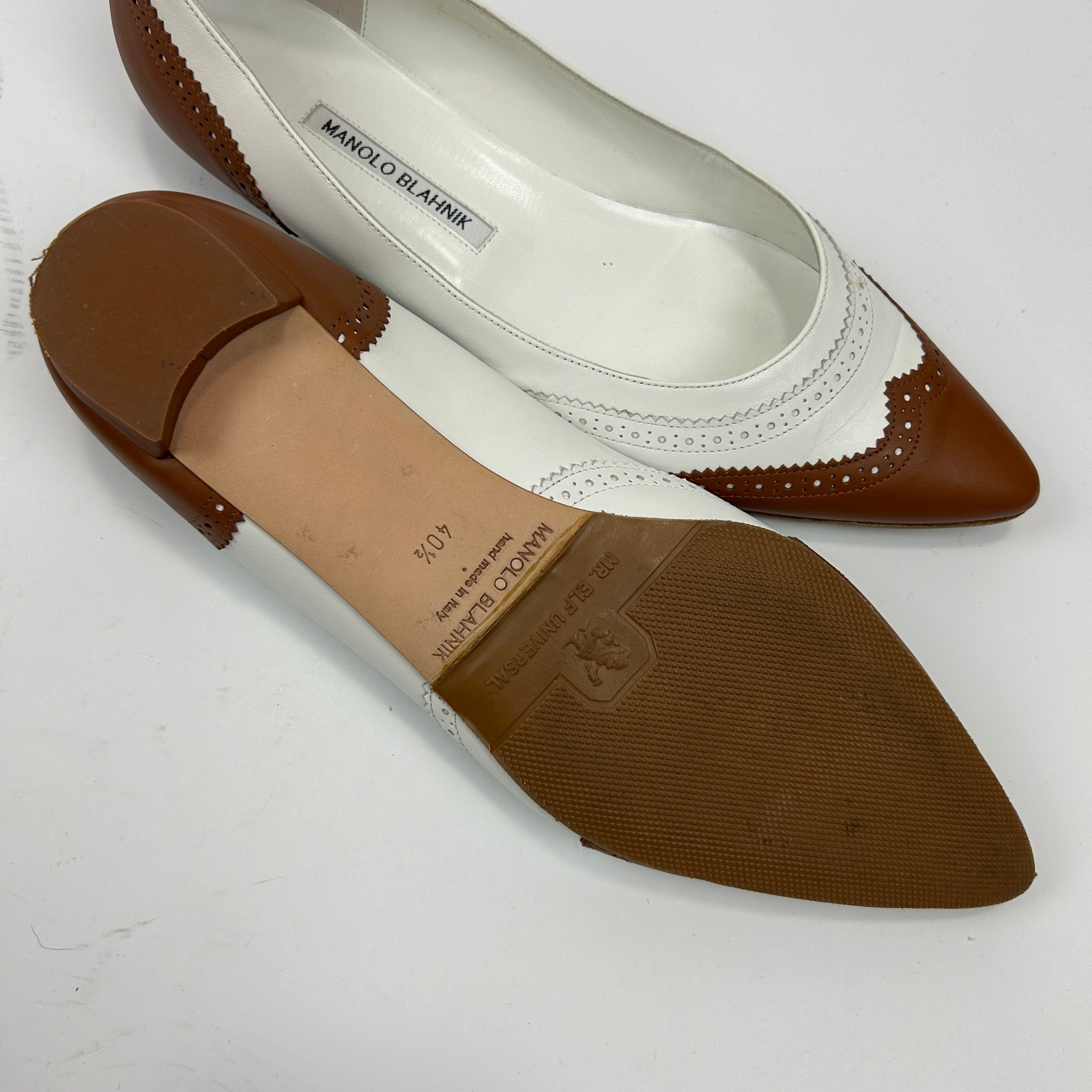 Manolo Blahnik £615 Tan & White Brogue Flats 40.5
