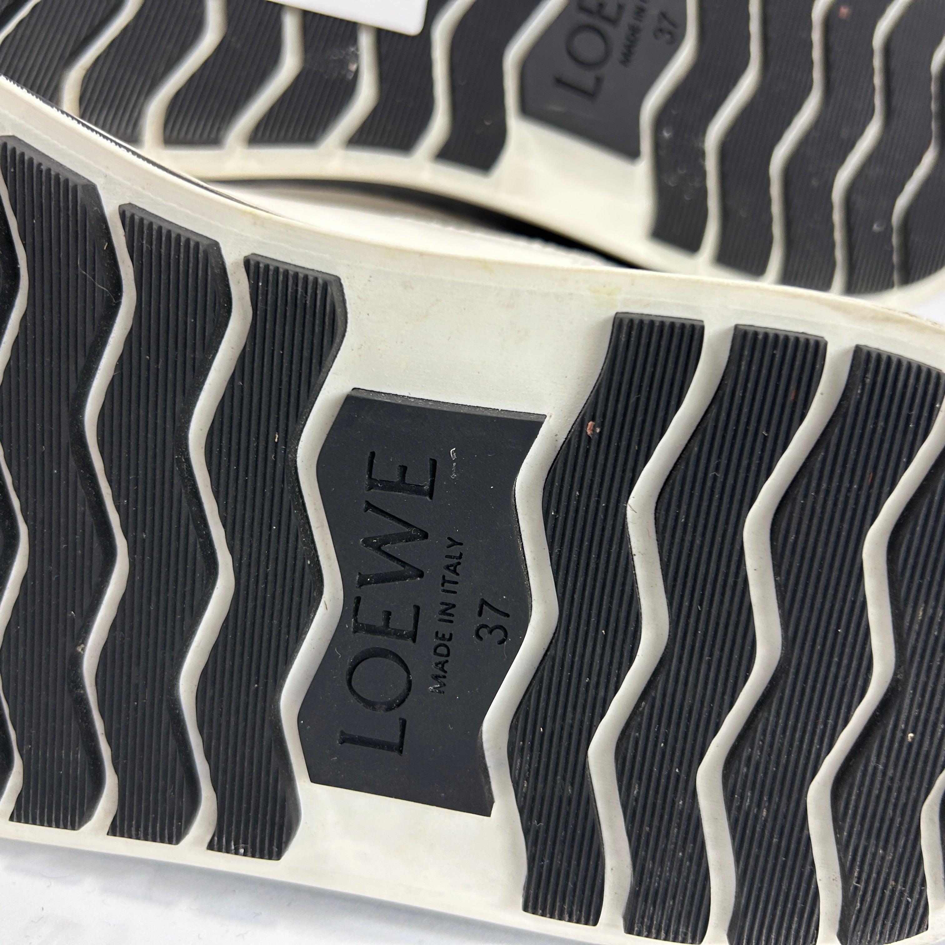 Loewe £630 Soft White Leather Chelsea Boots 37