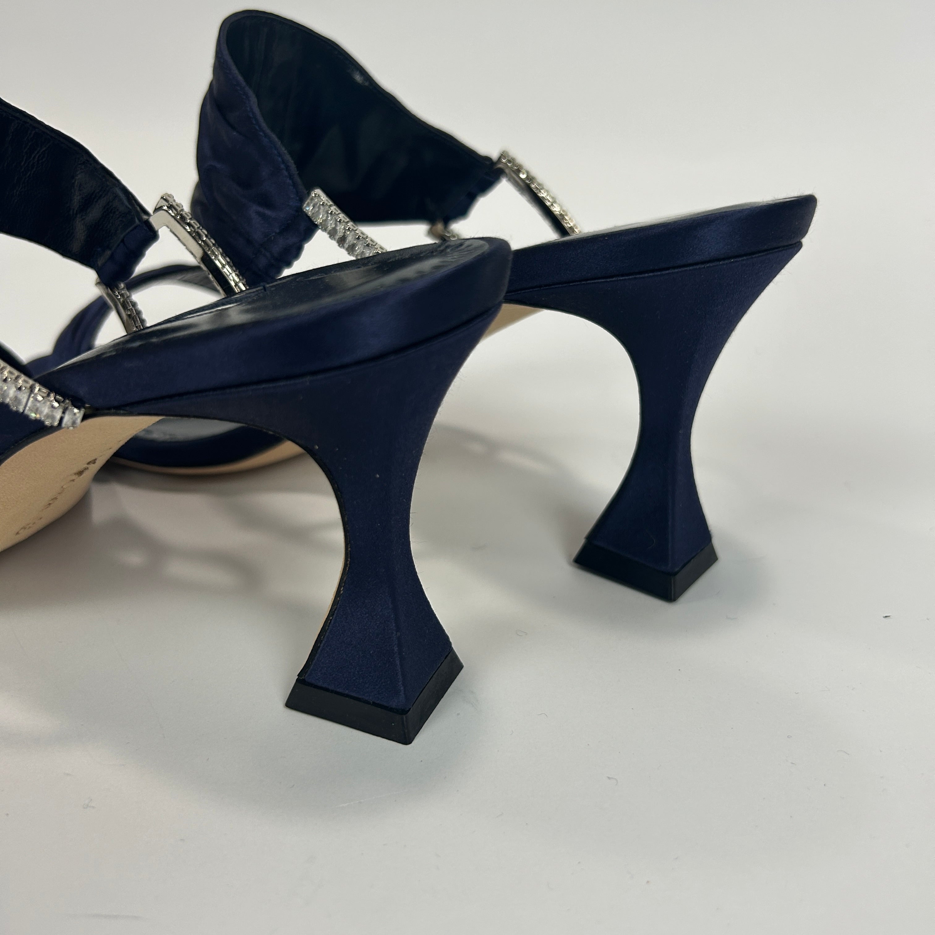 Manolo Blahnik New £975 Navy Satin Chinap Mules 39