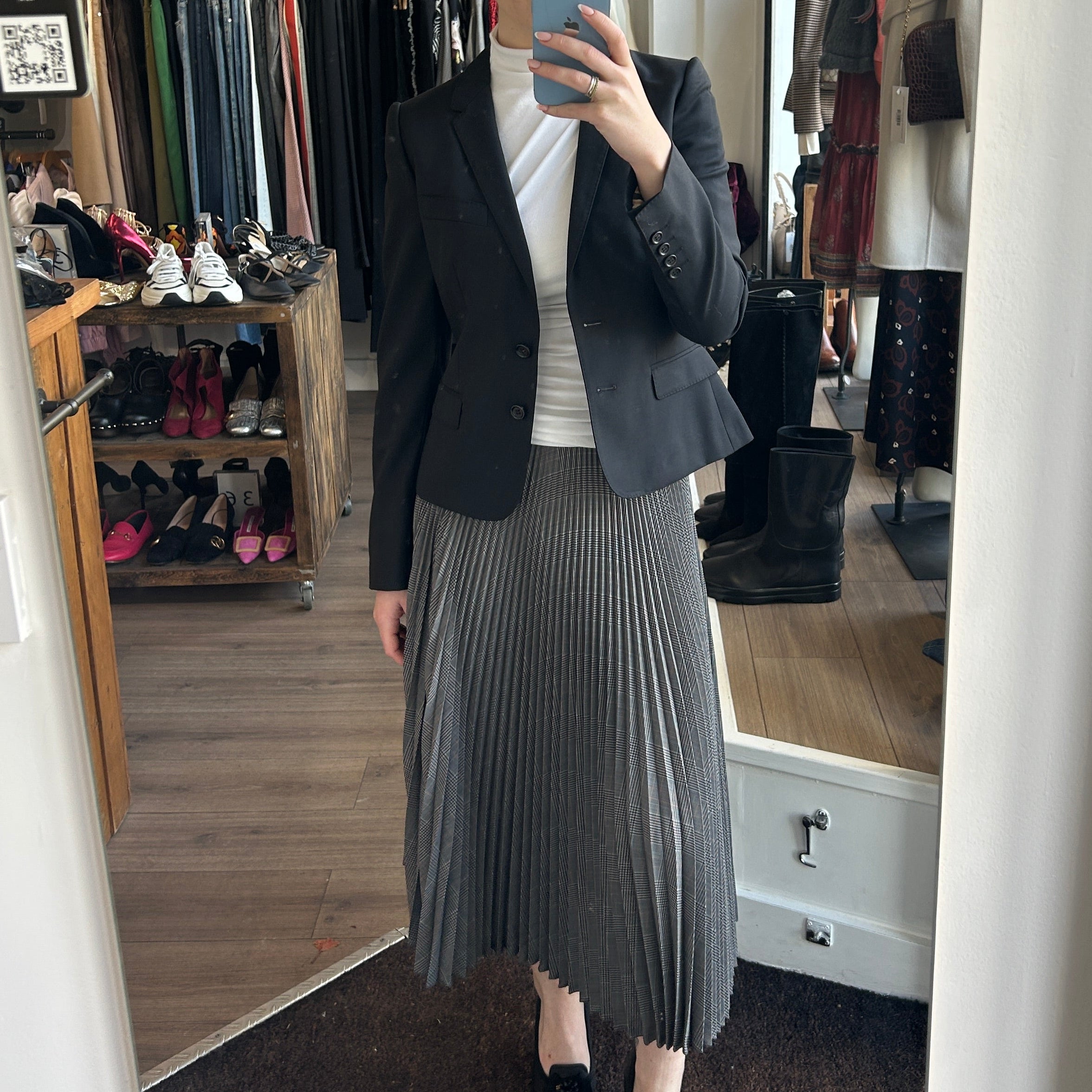 Prada £1200 Monochrome POW Check Pleat Midi Skirt XS