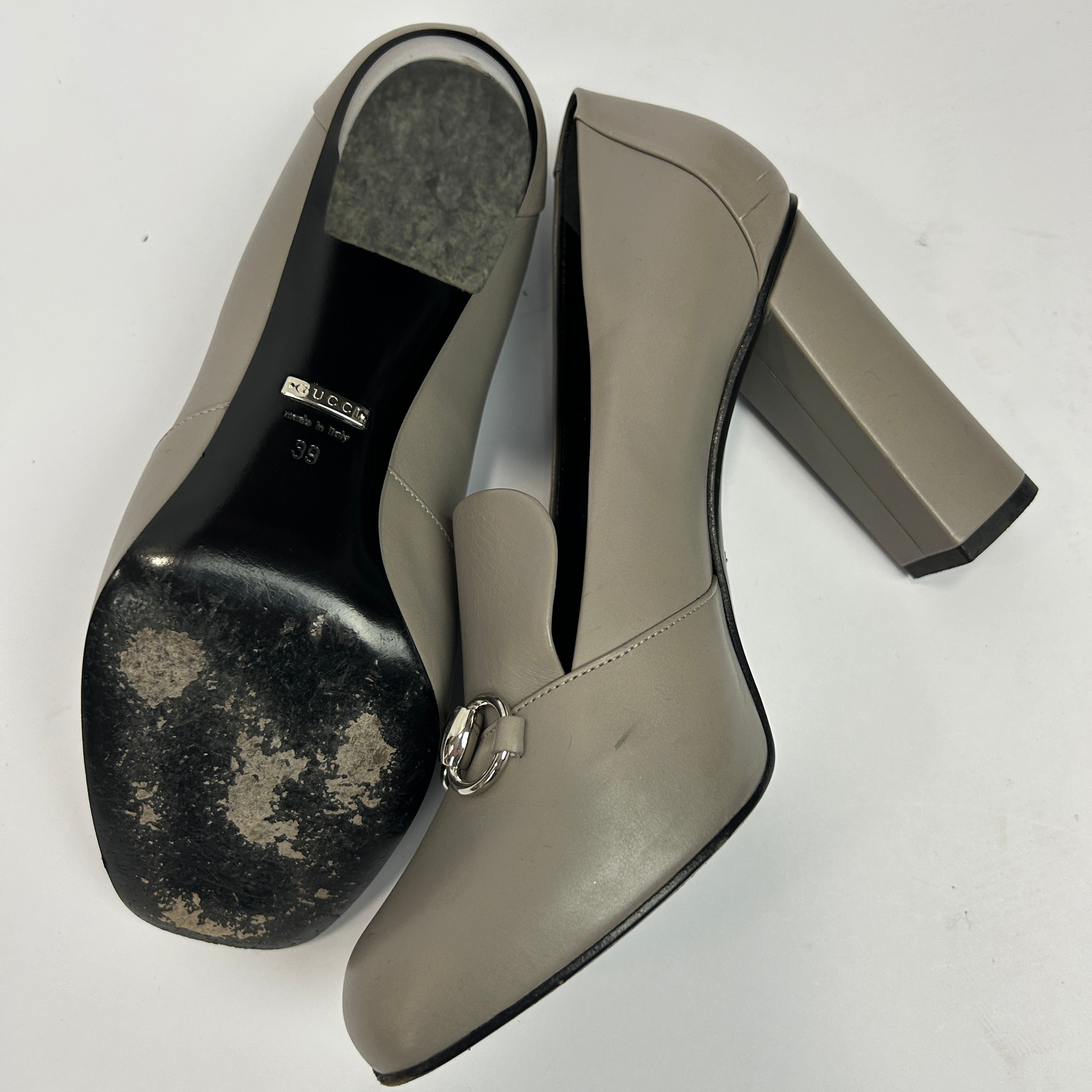 Gucci Pale Grey Silver Horsebit Pumps 39