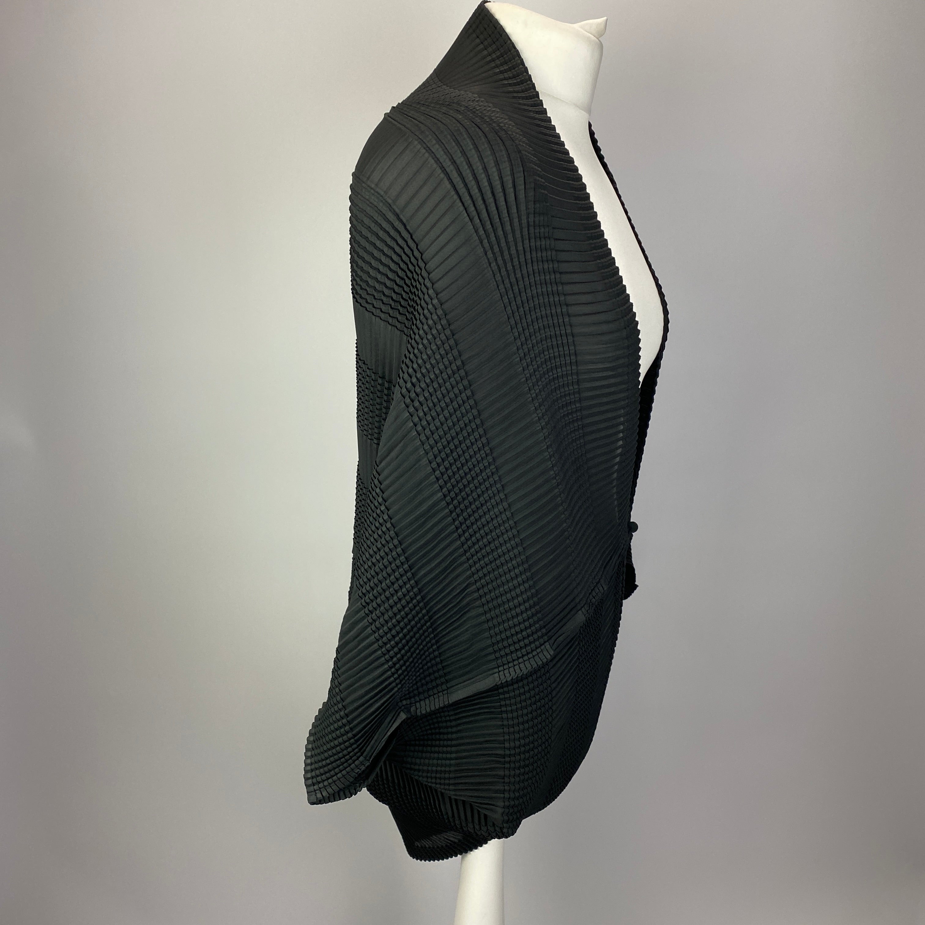 Issey Miyake £450 Black Plisse Shrug S/M