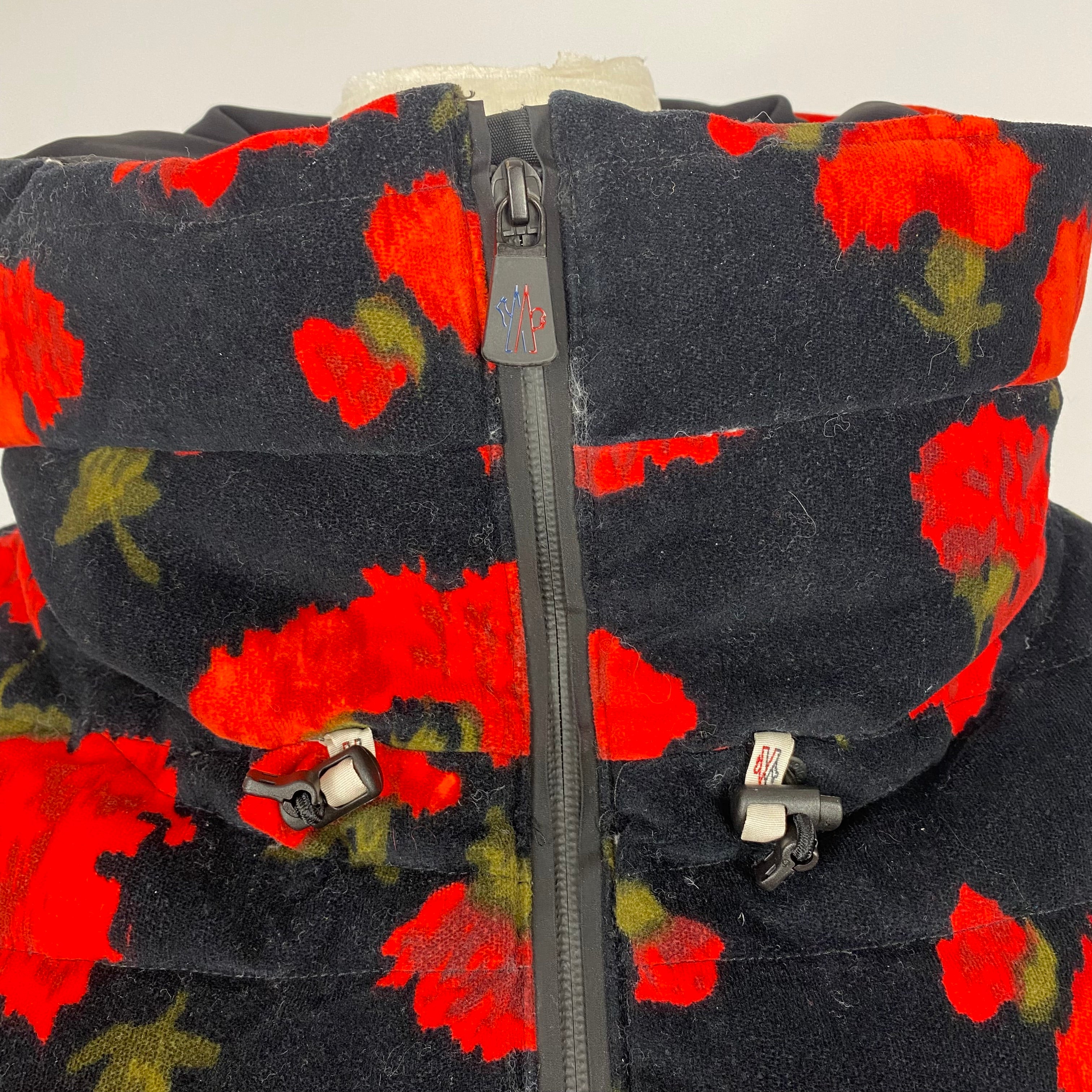 Moncler Genius £1750 Red & Black Floral Velvet Vonne Ski Jacket XXS