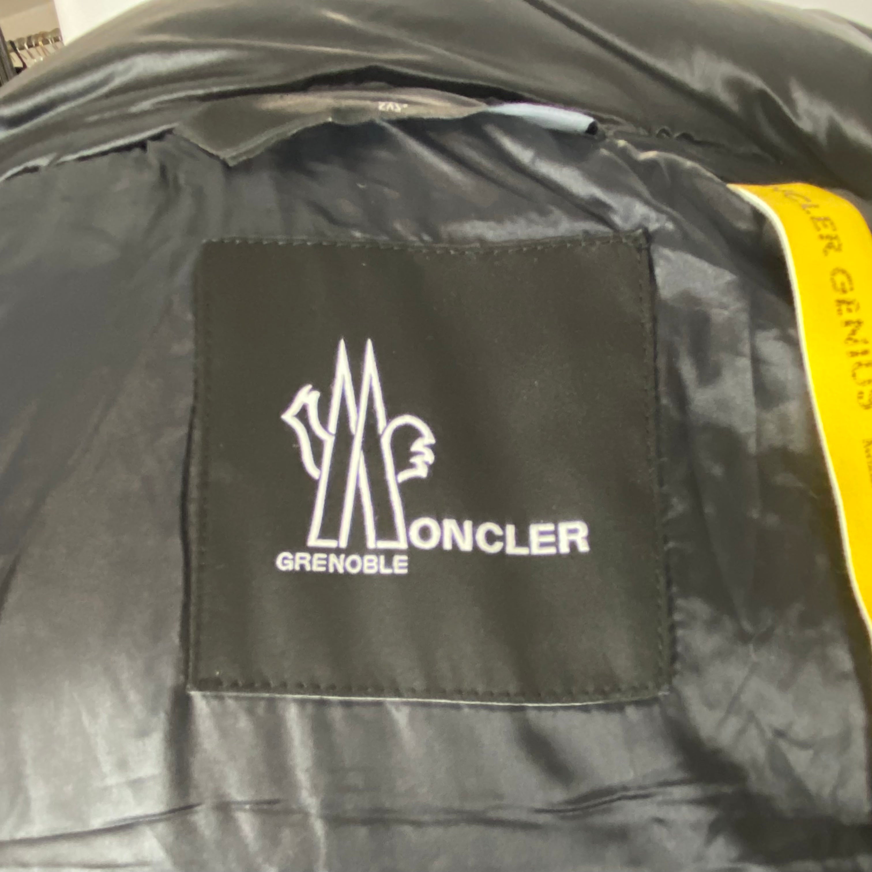 Moncler Genius £1750 Red & Black Floral Velvet Vonne Ski Jacket XXS