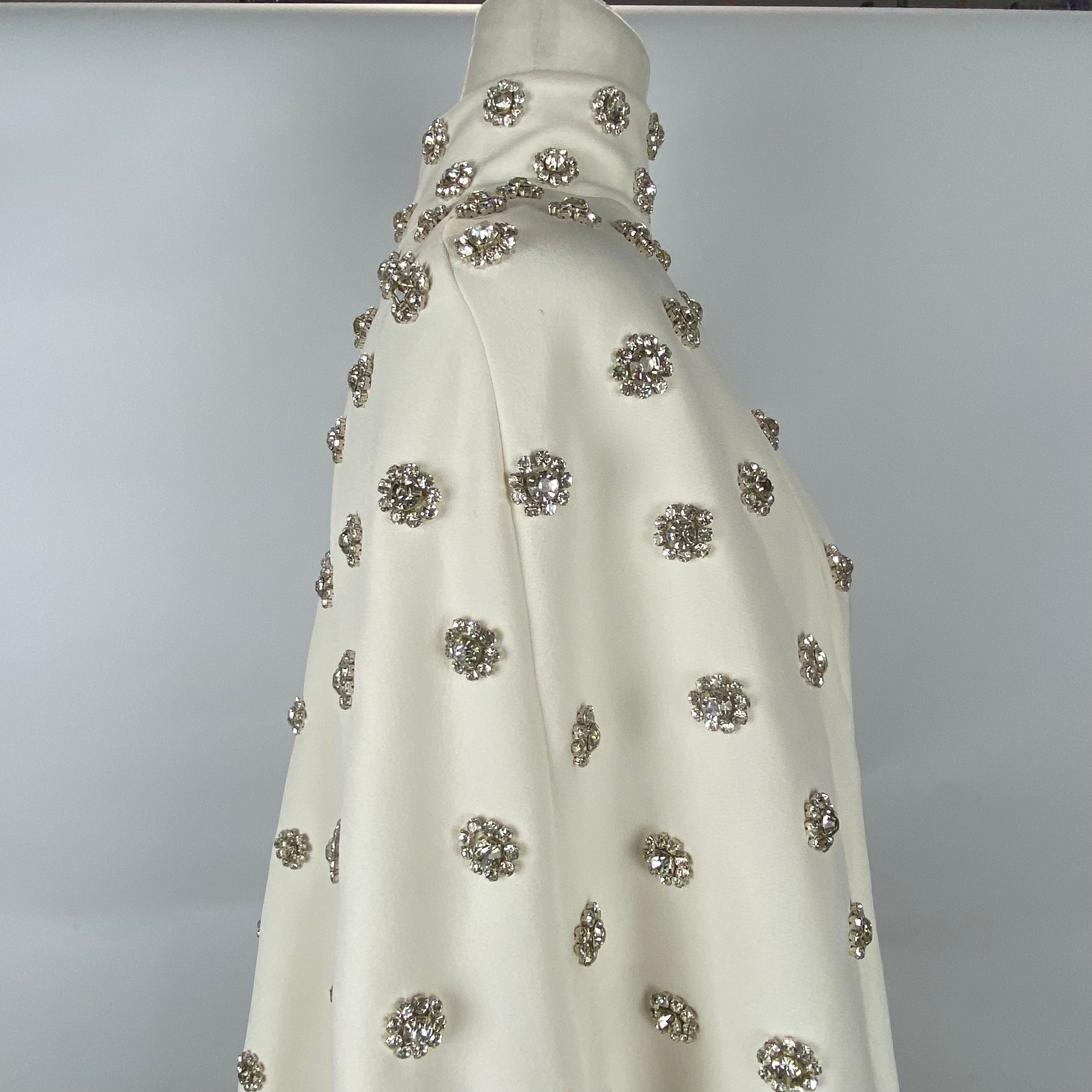 Safiyaa New £2995 Ivory Manore Crystal-Embellished Crepe Cape XS