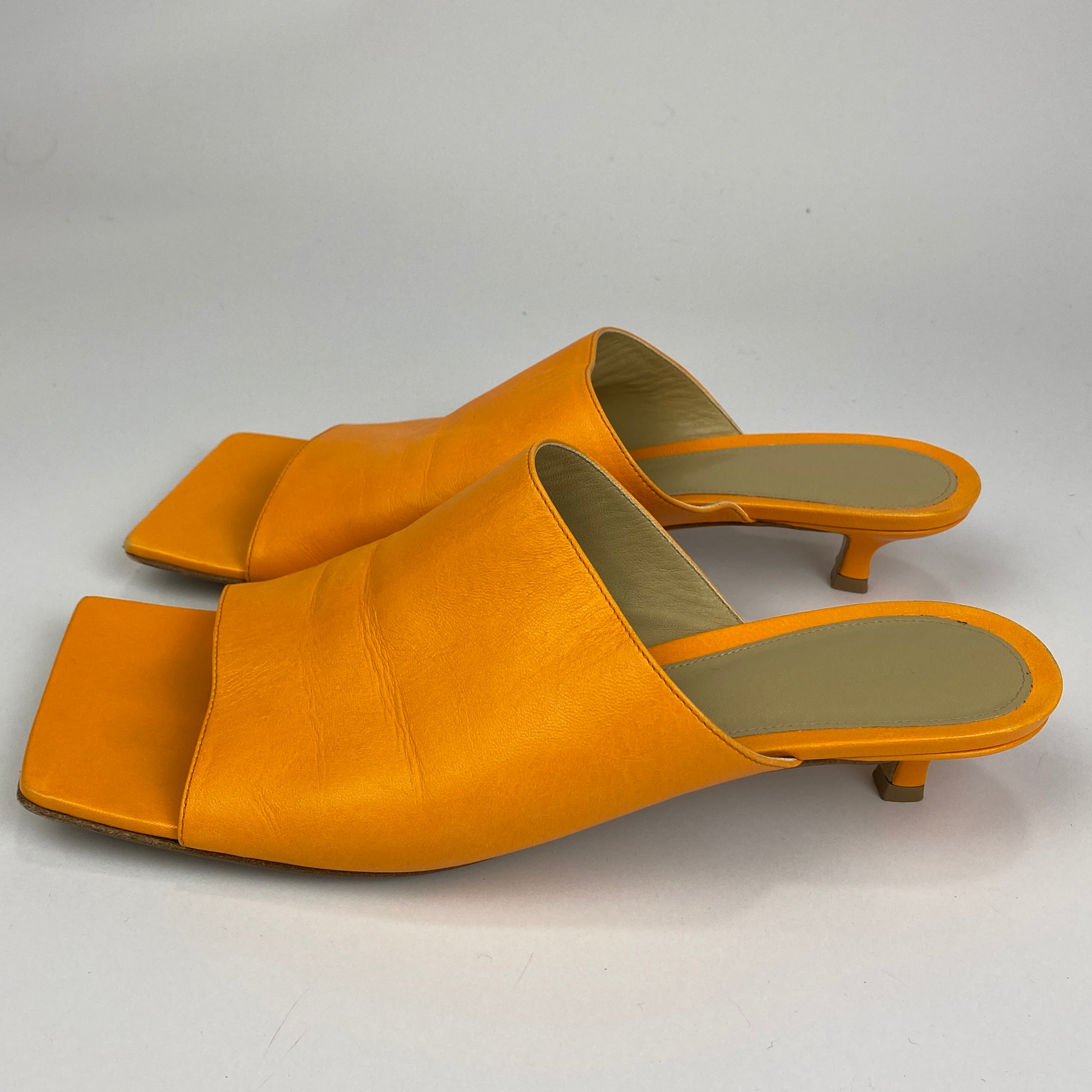 Bottega Veneta £870 Tangerine Kitten Heel Stretch Mules 39