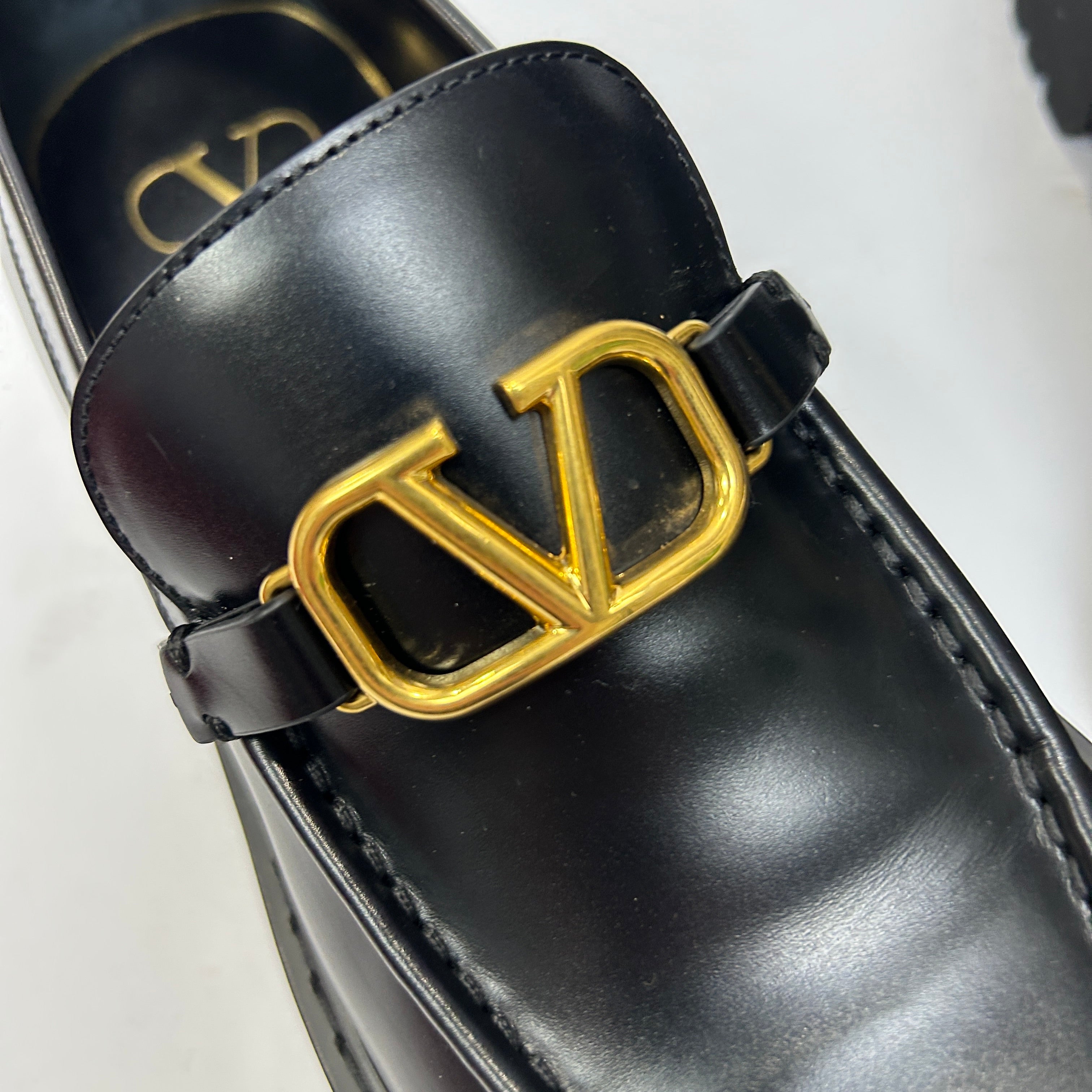 Valentino New £830 Black Leather VLogo Loafers 38.5
