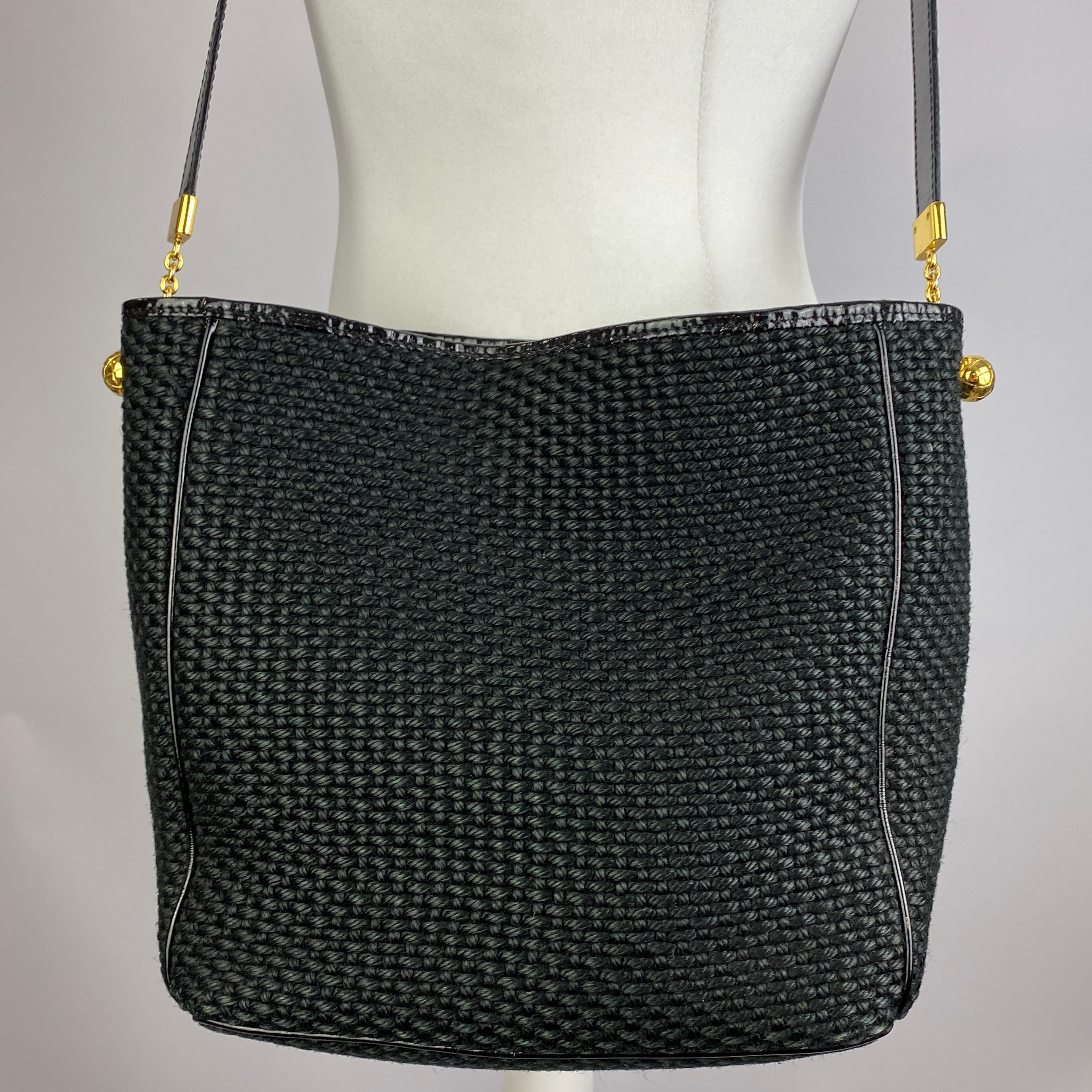 Bottega Veneta Vintage Black Woven Shoulderbag
