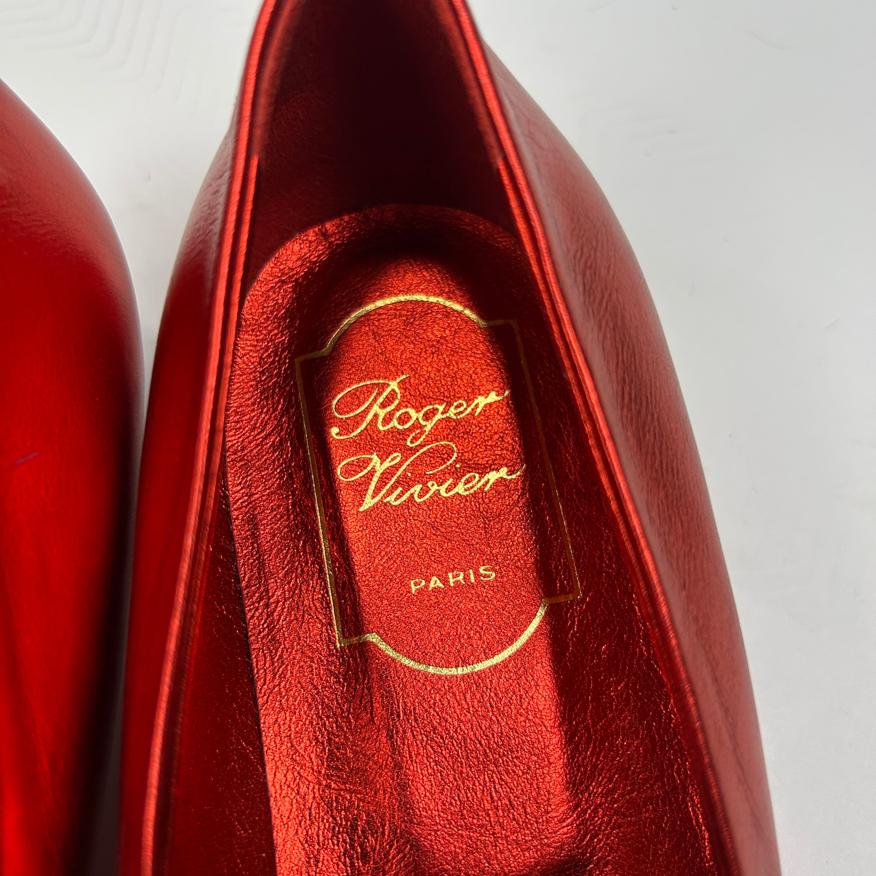 Roger Vivier Red Metallic Leather Low Heel Pumps 41