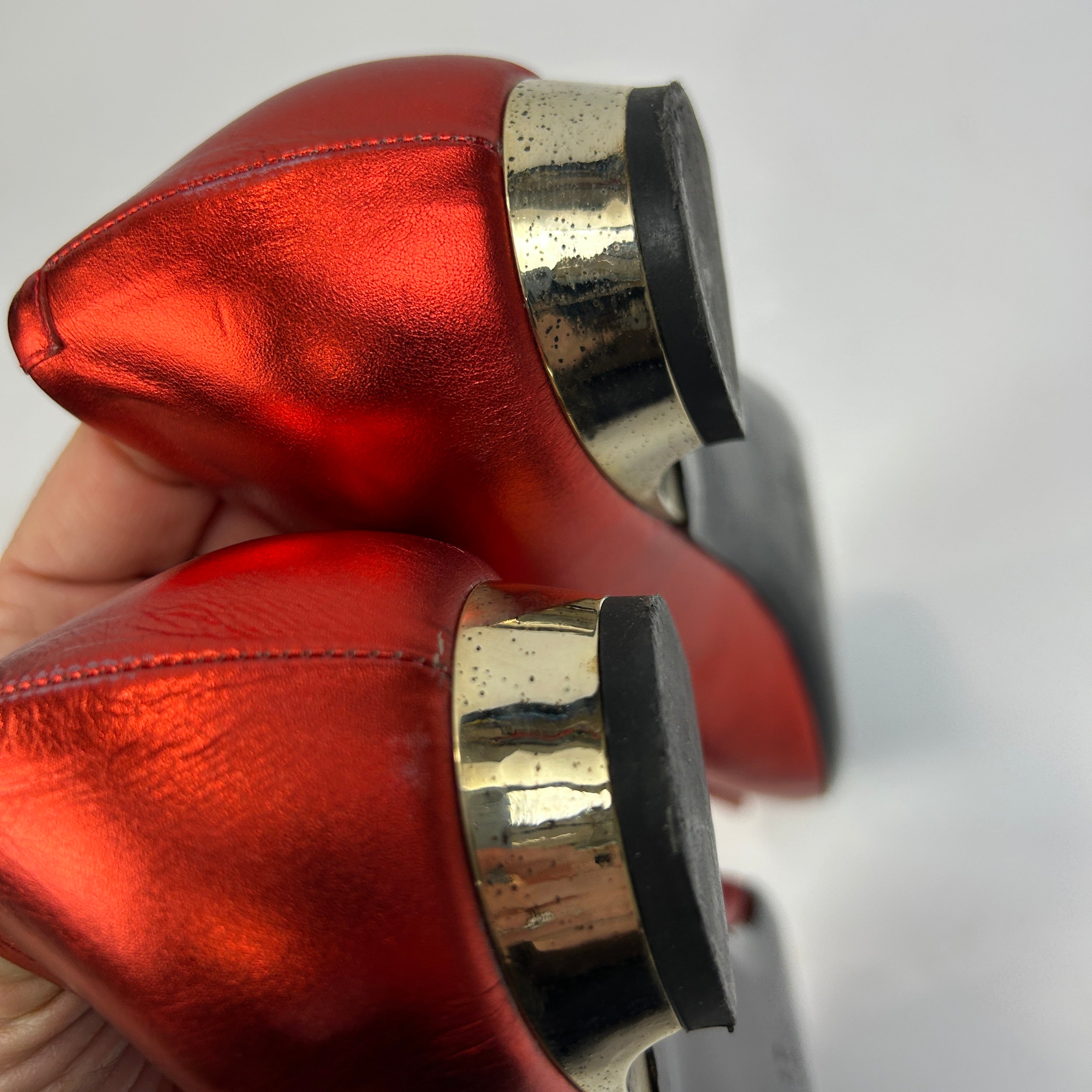Roger Vivier Red Metallic Leather Low Heel Pumps 41