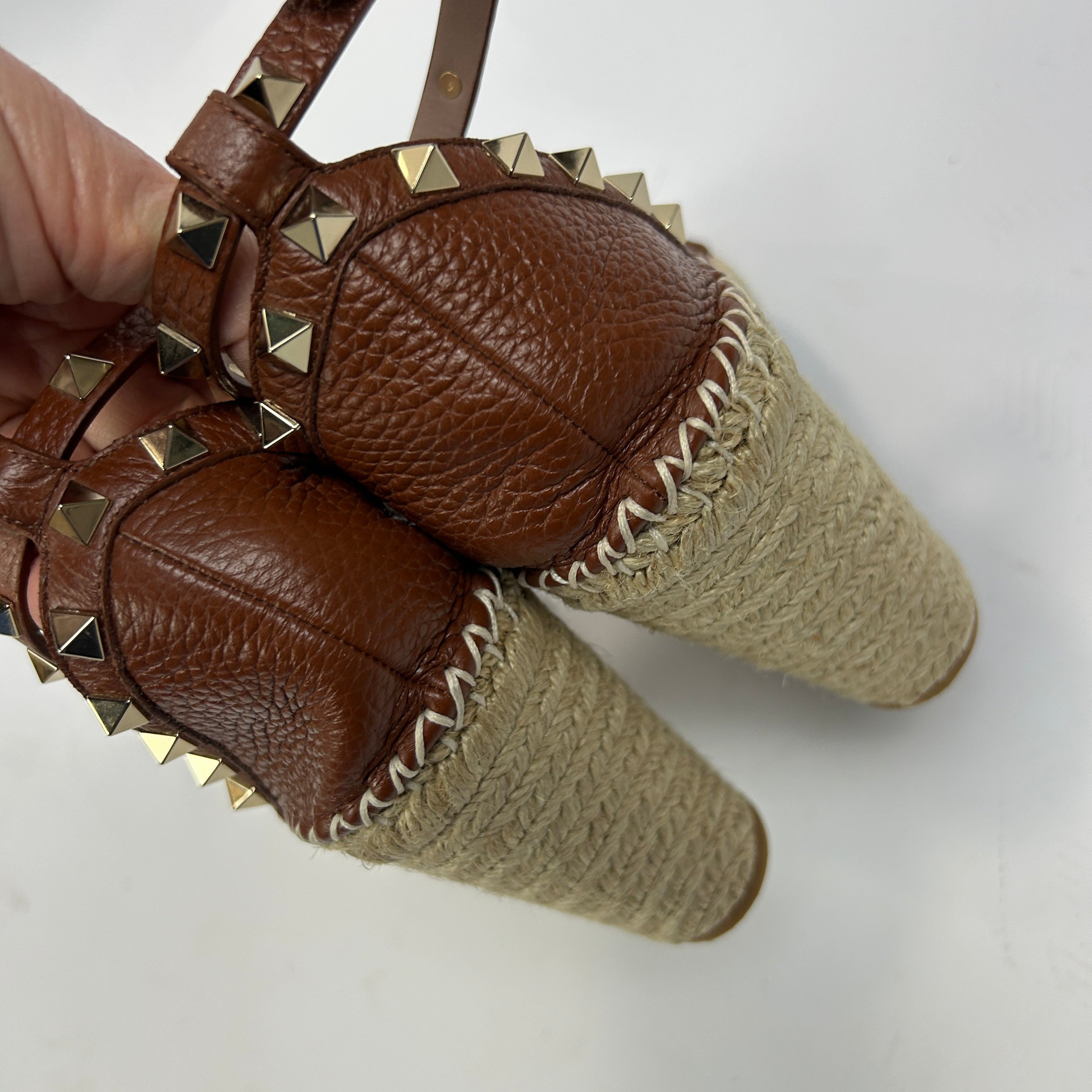 Valentino £681 Tan Rockstud Wedge Sandals 41