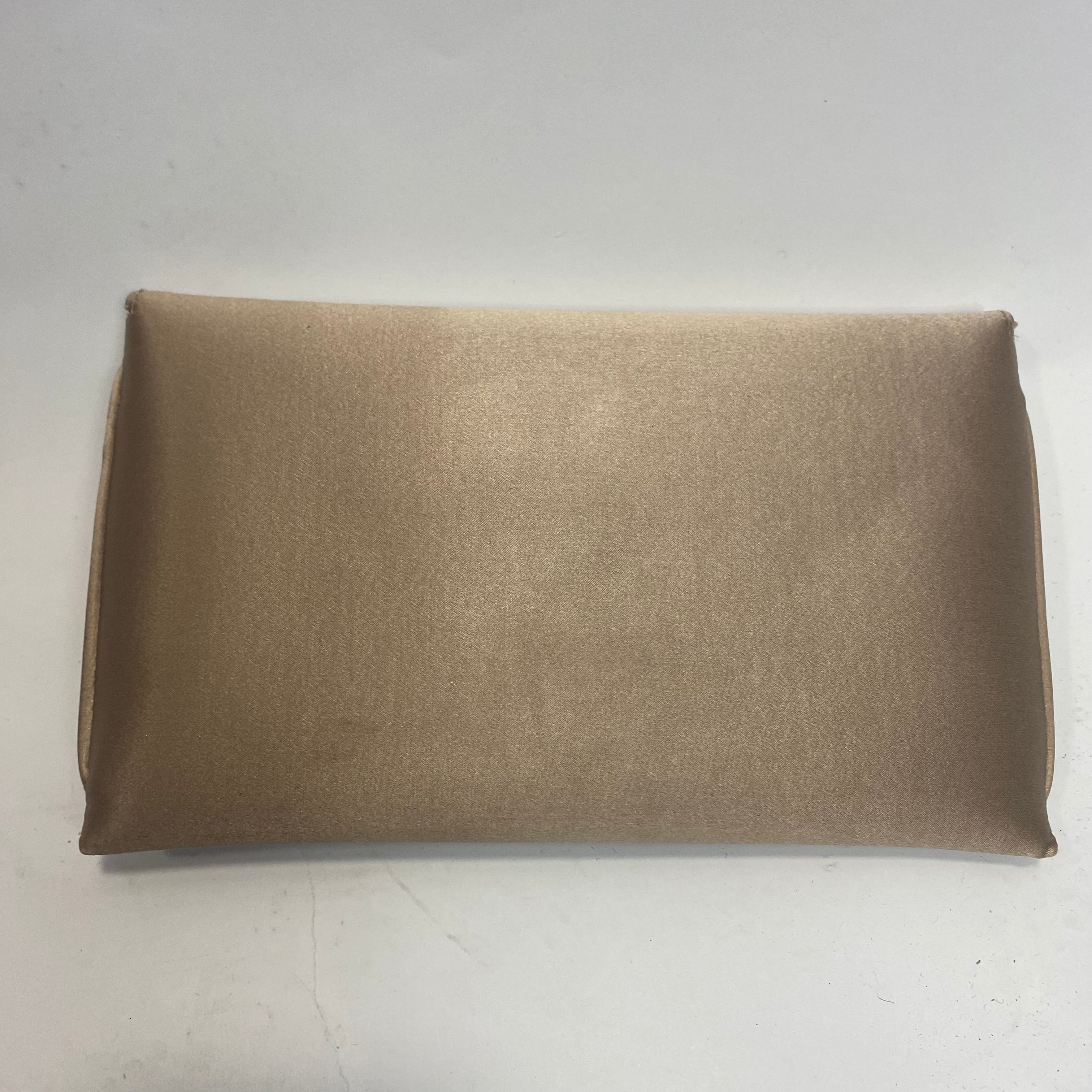 Wilbur & Gussie New Oyster Silk Jewelled Charlie Clutch