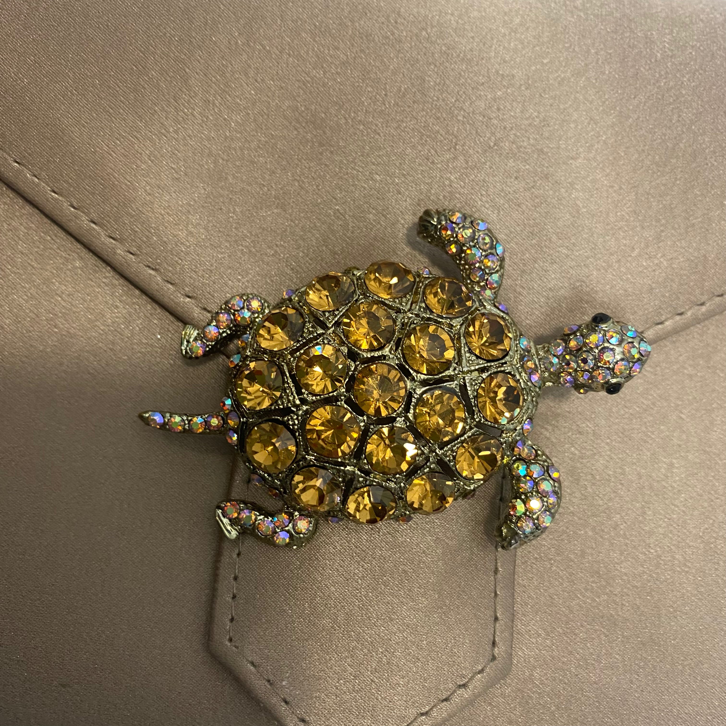 Wilbur & Gussie New Oyster Silk Jewelled Charlie Clutch