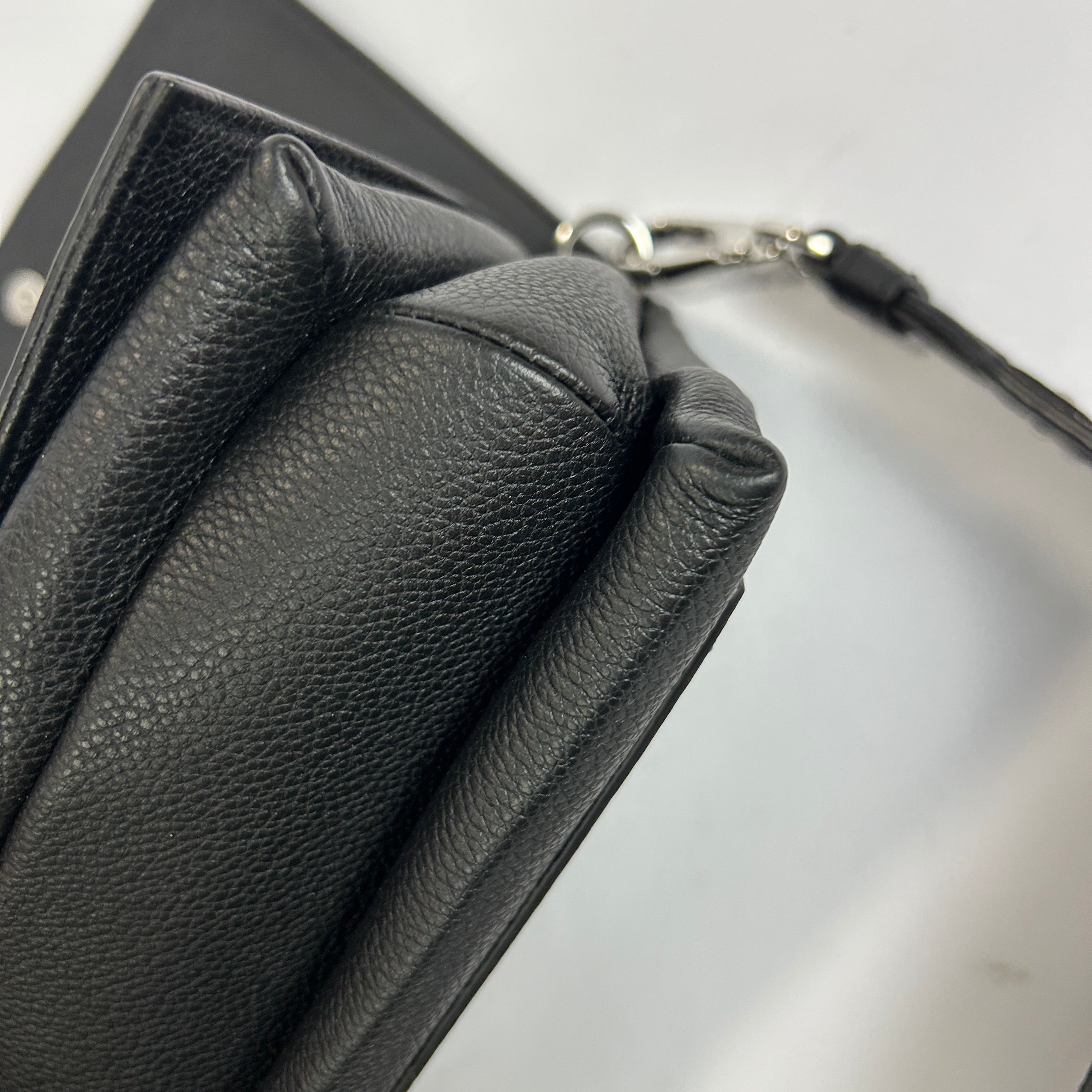 Tods New £1152 Black Pebbled Calfskin Crossbody Bag