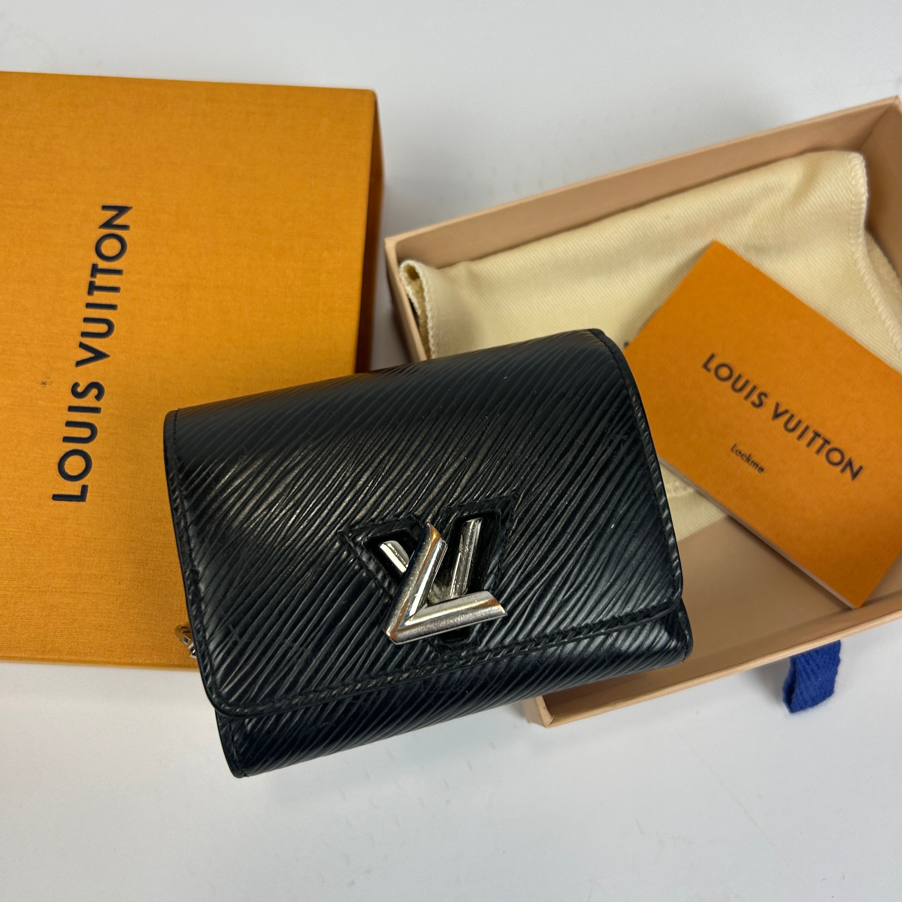 Louis Vuitton £650 Black Epi Leather Twist Compact Wallet