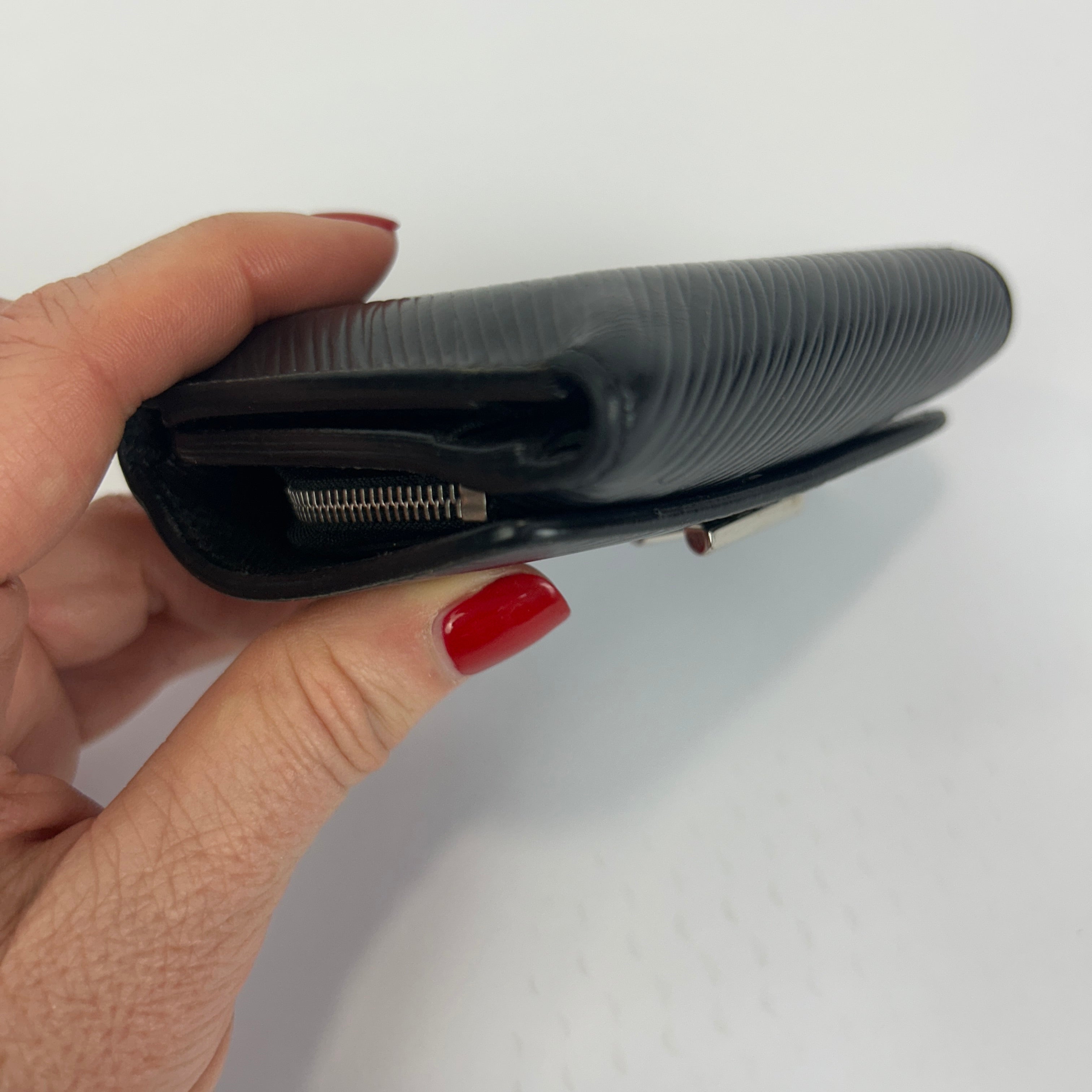 Louis Vuitton £650 Black Epi Leather Twist Compact Wallet