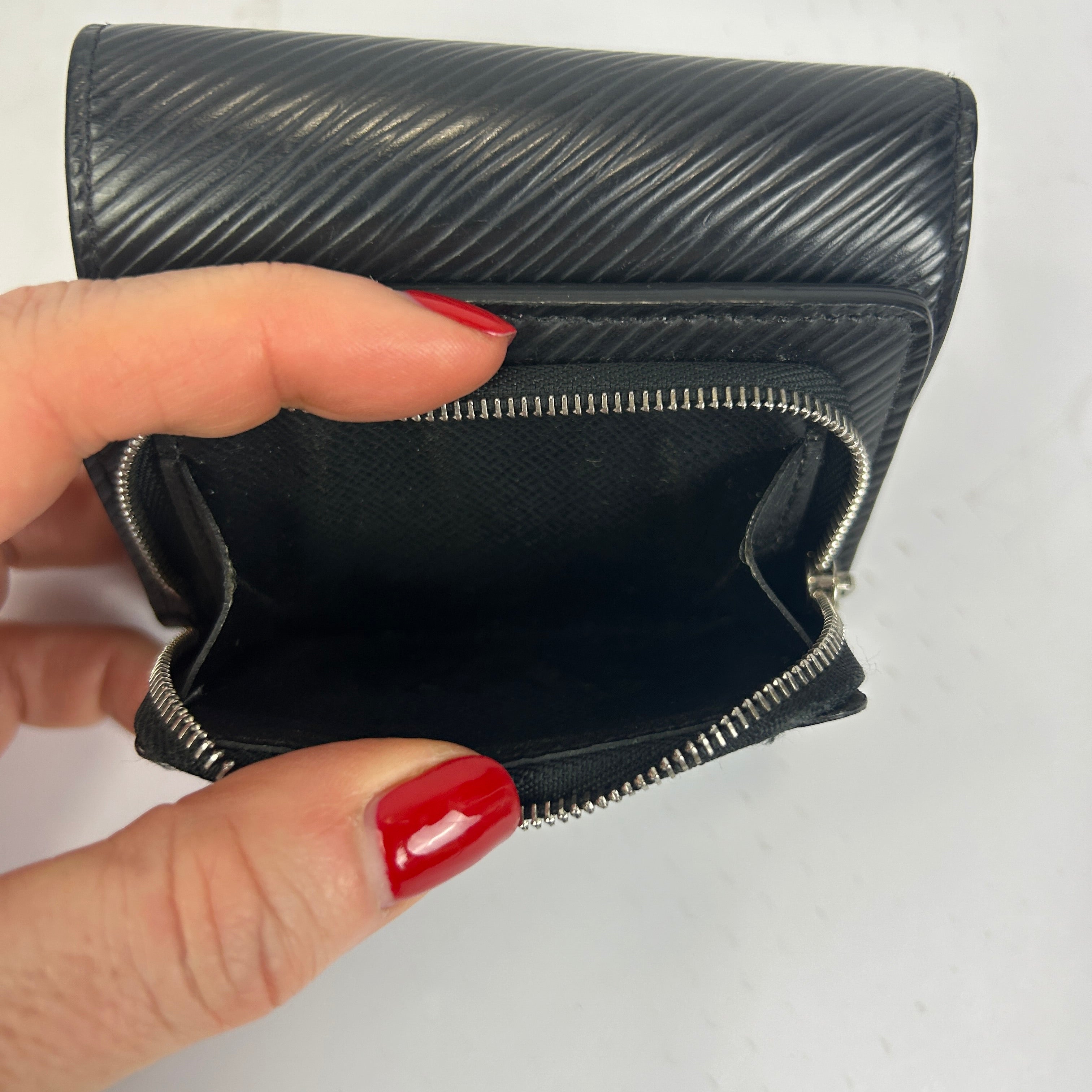 Louis Vuitton £650 Black Epi Leather Twist Compact Wallet