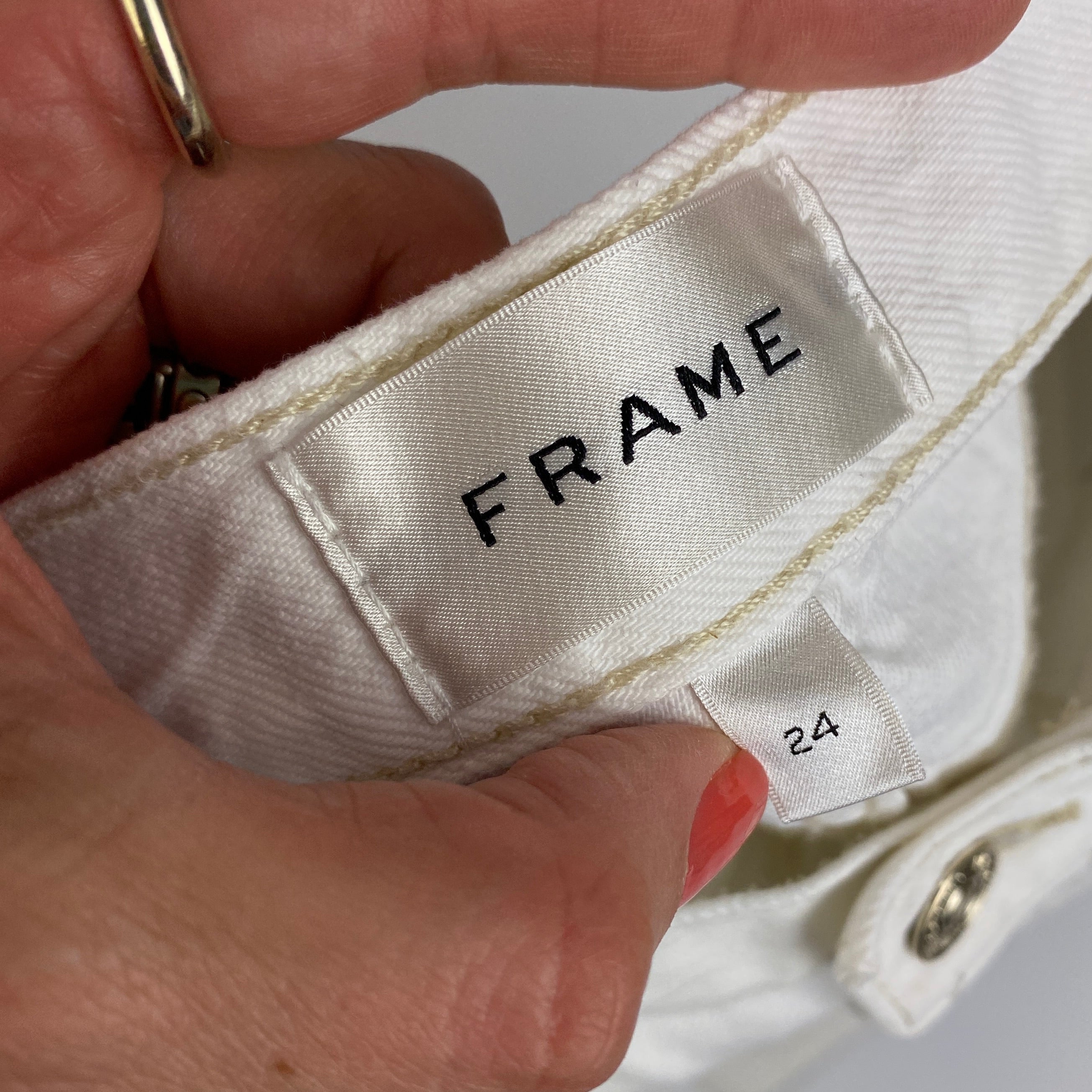 Frame £300 Ivory The Hang Crop Jeans 24