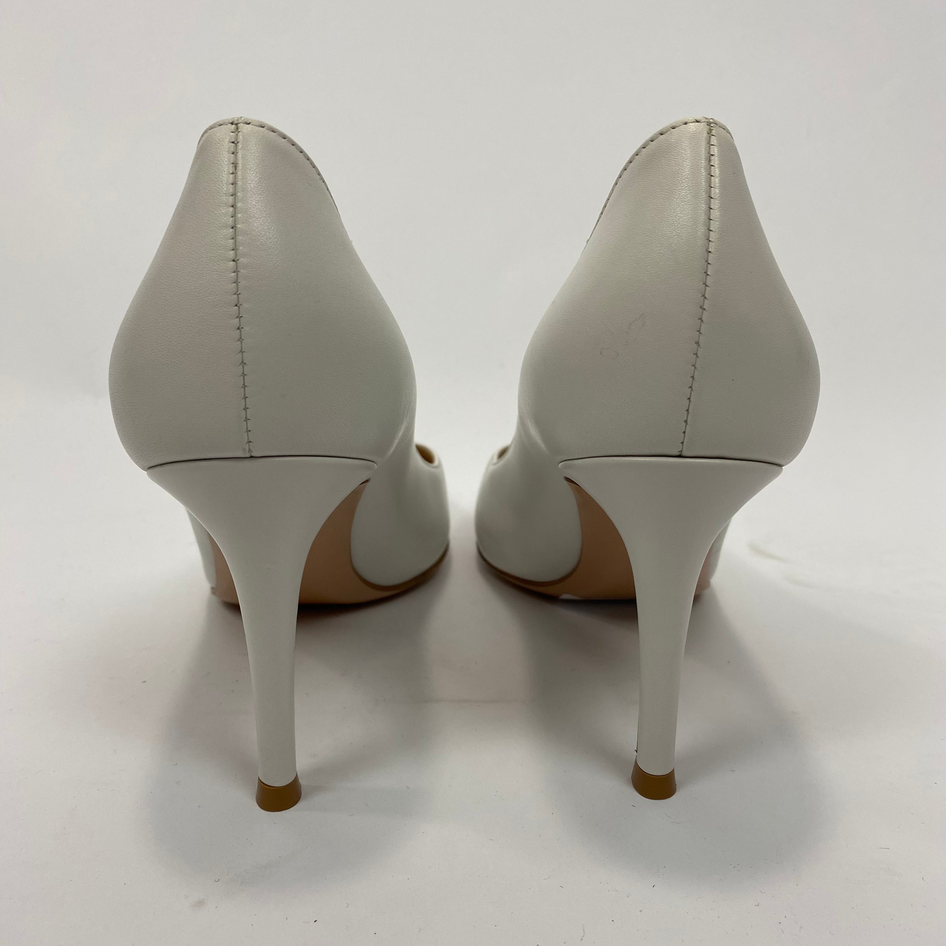 Gianvito Rossi £650 Ivory Gianvito 85 Leather Heels 35