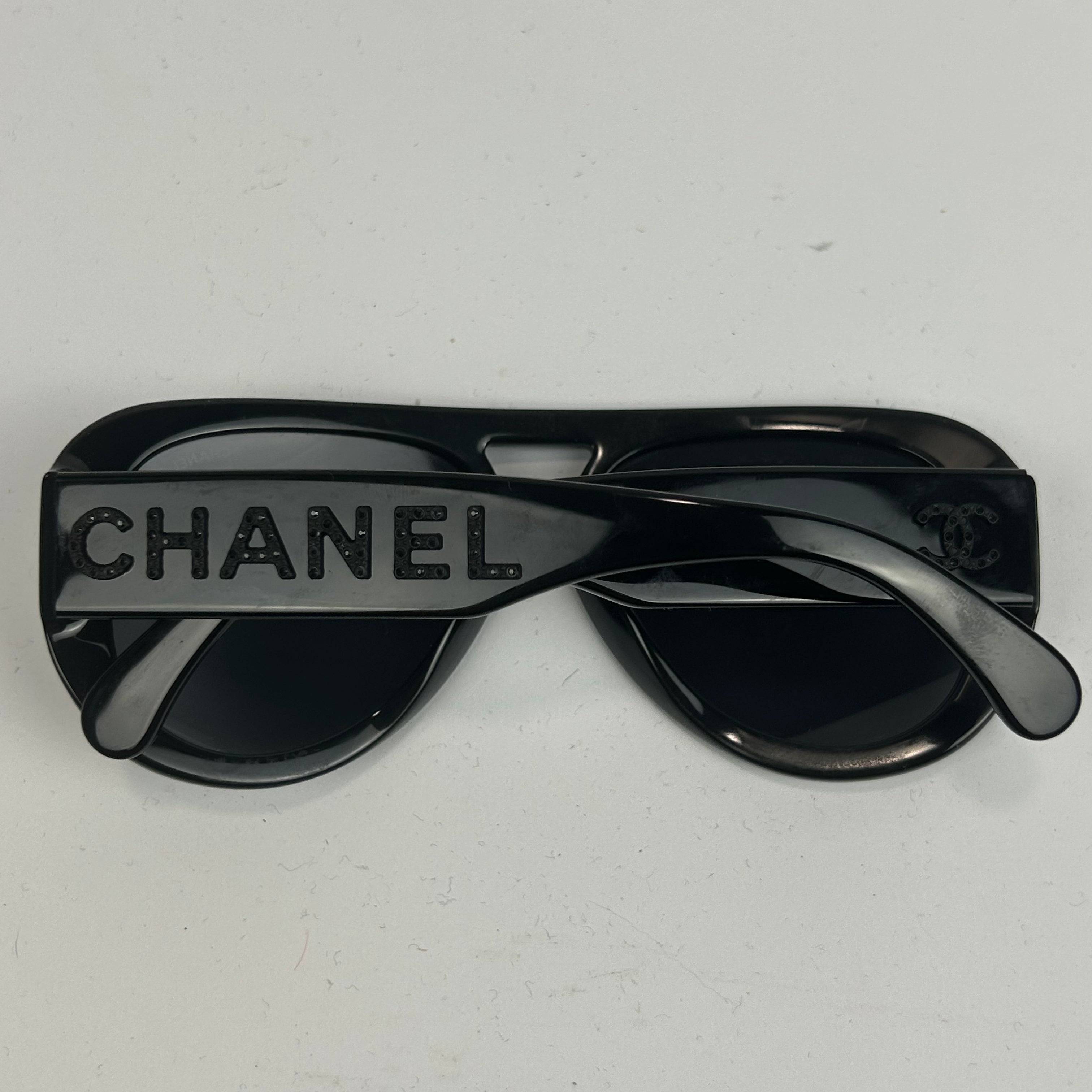 Chanel Black Resin Pilot's Sunglasses 5423-B