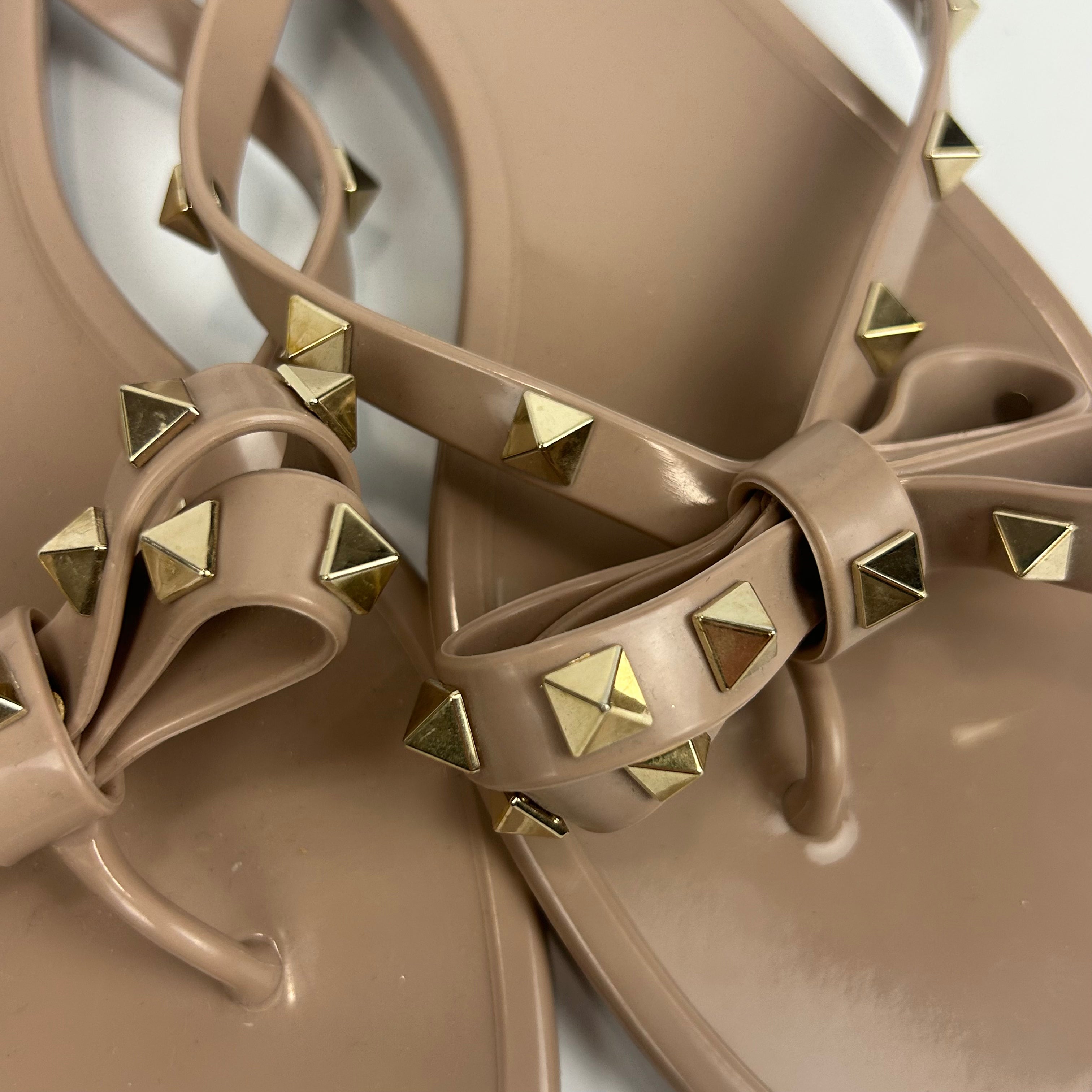 Valentino £390 Nude Rockstud Flipflop Sandals 40