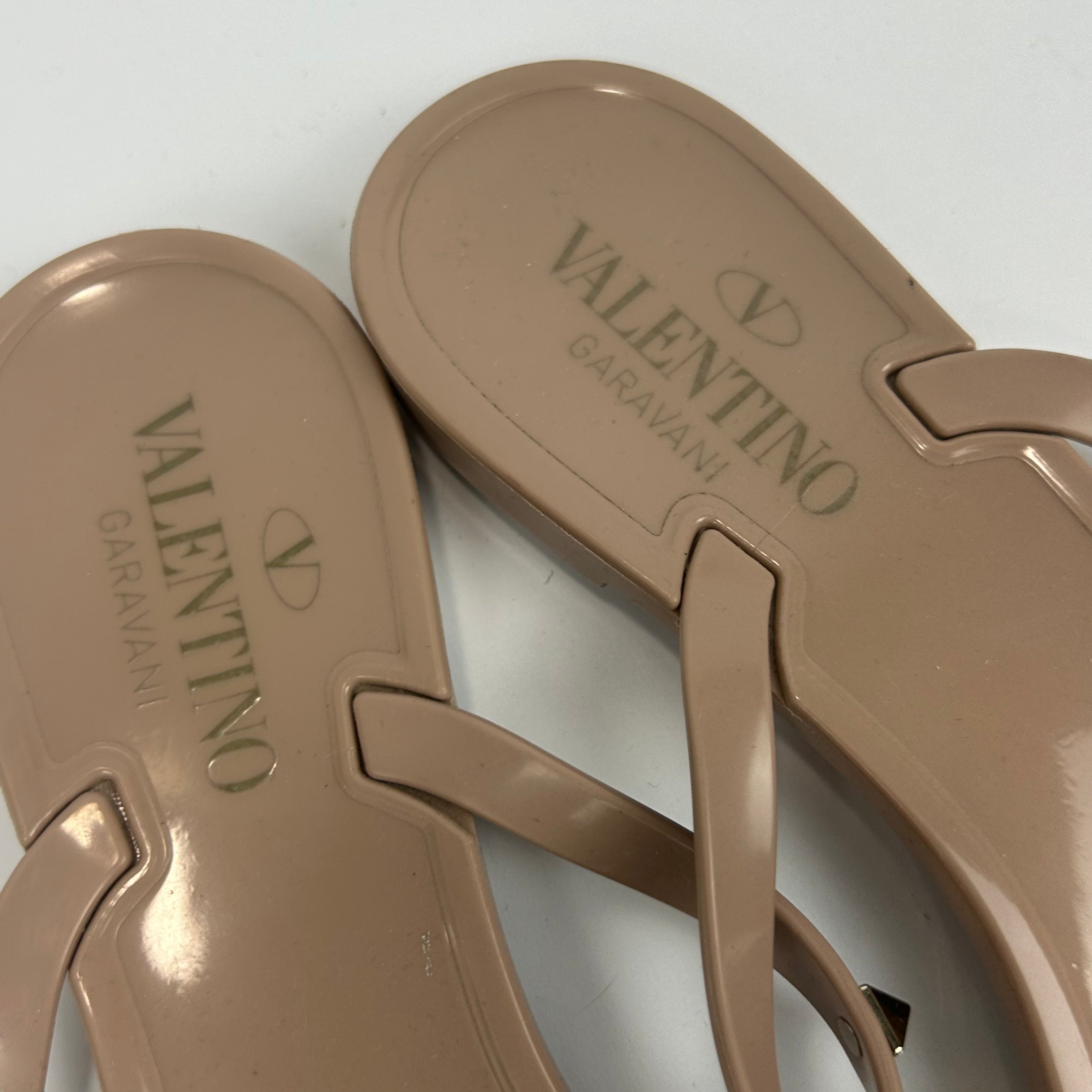 Valentino £390 Nude Rockstud Flipflop Sandals 40