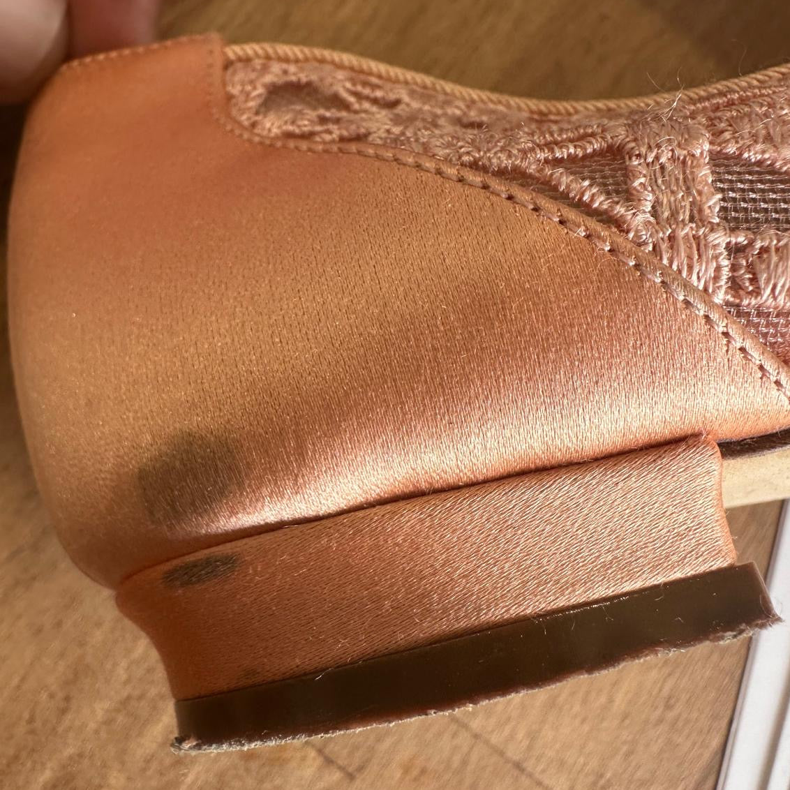 Manolo Blahnik £1035 Pink Lace & Pearl Hangisi Flats 35.5