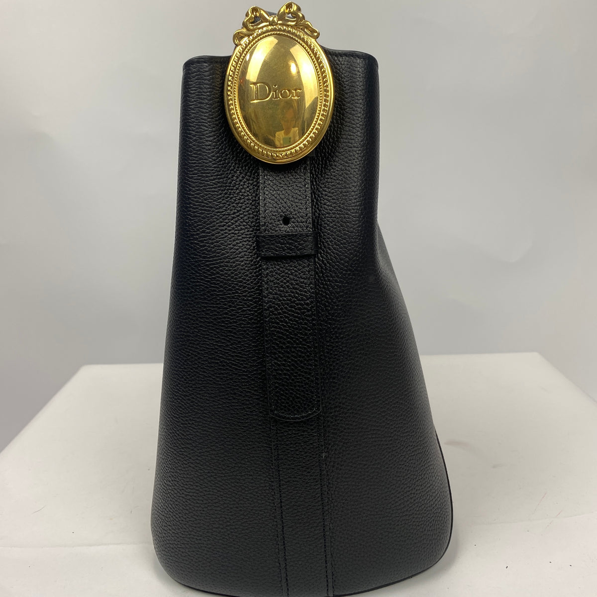 Dior New £3600 Black Medium Médaillon Bucket Bag