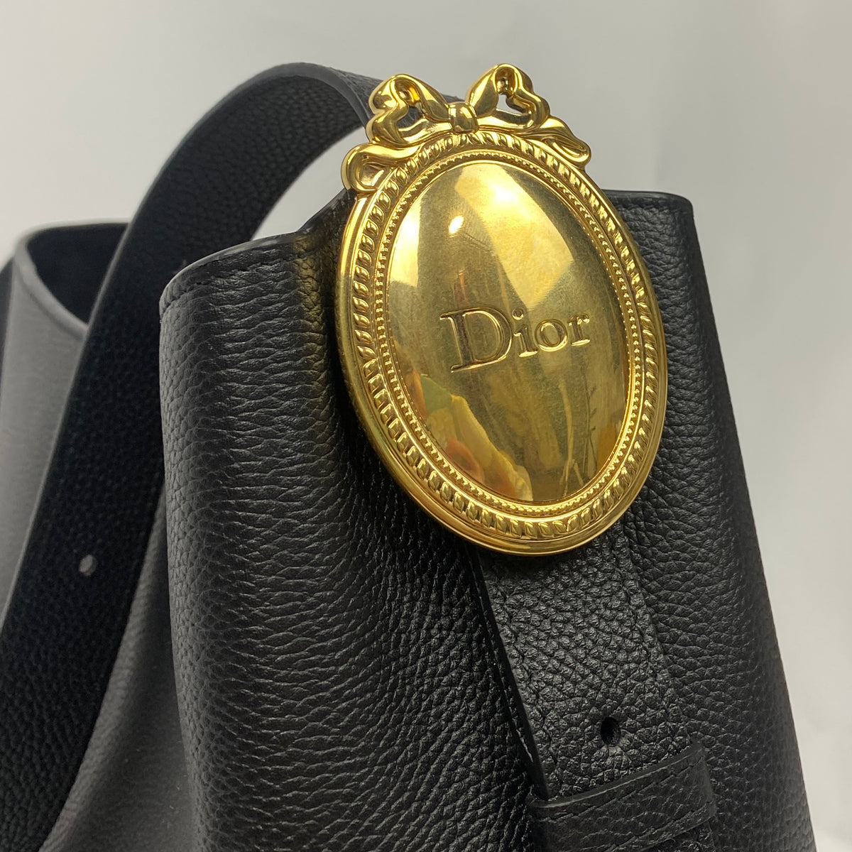 Dior New £3600 Black Medium Médaillon Bucket Bag