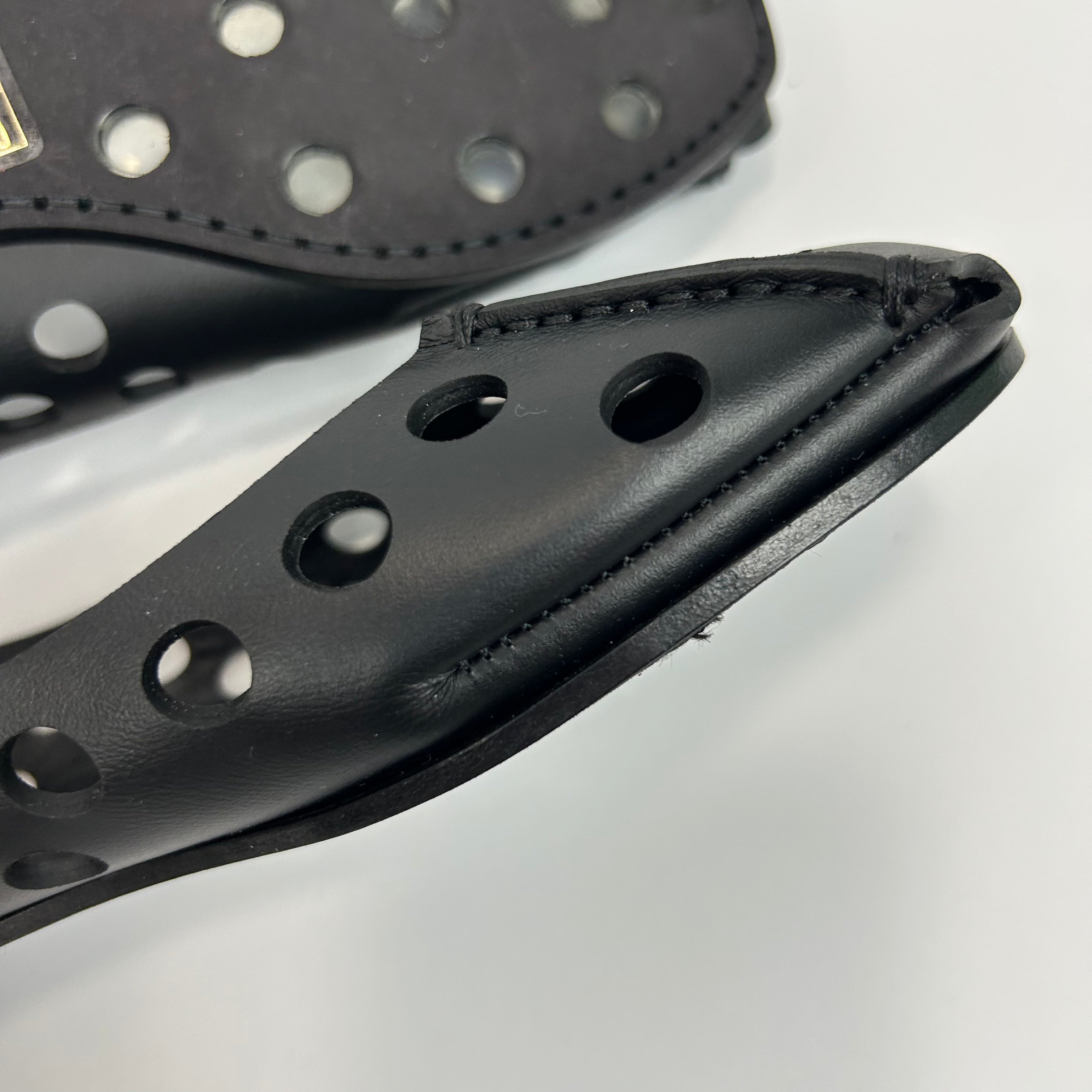 Alaia £810 Black Perfo Leather Ballet Flats 39