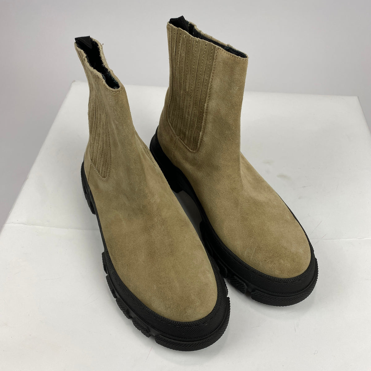 Weekend Max Mara £320 Taupe Suede Track Sole Ankle Boots 39