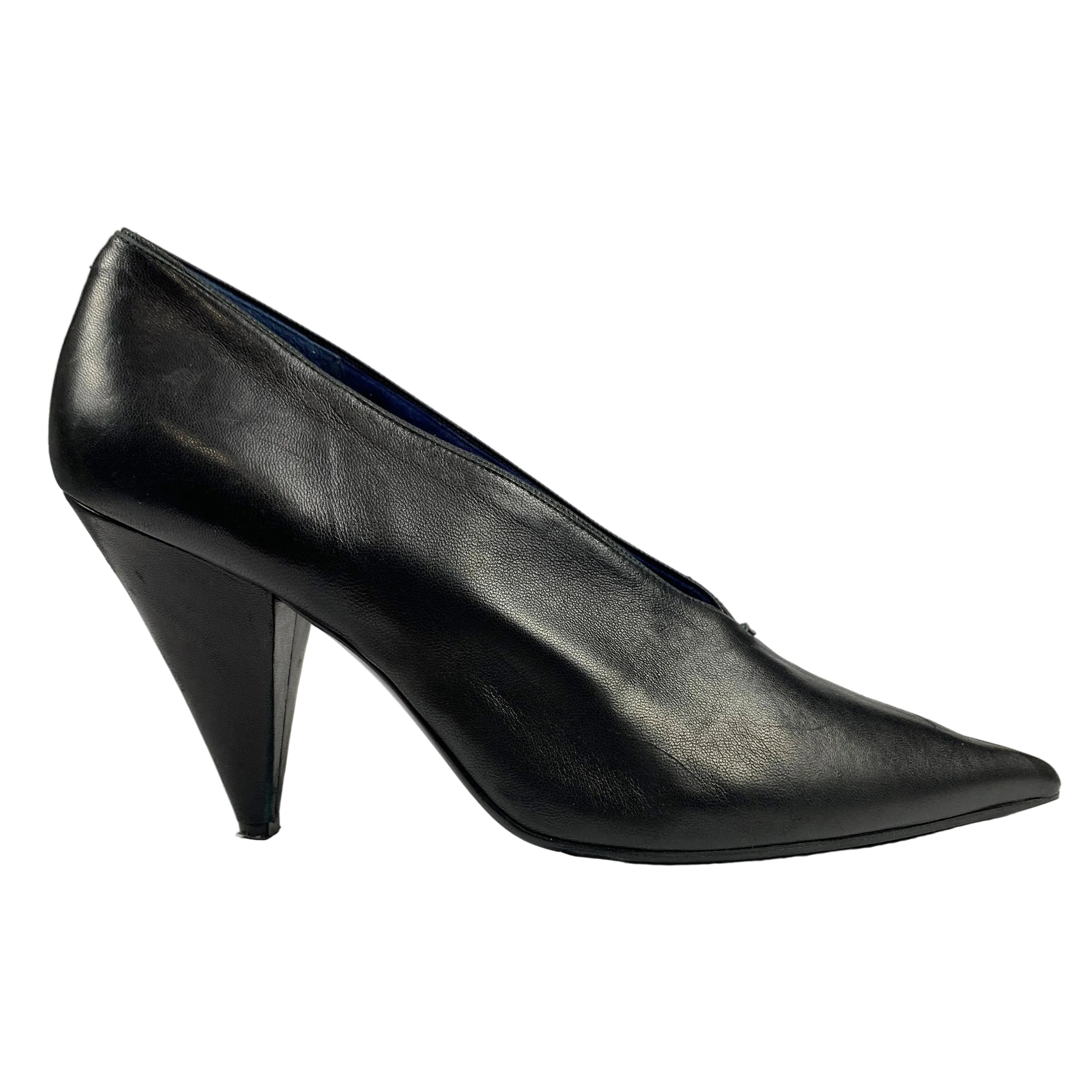Celine Phoebe Philo Black Leather Soft V-Neck Leather Pumps 38.5