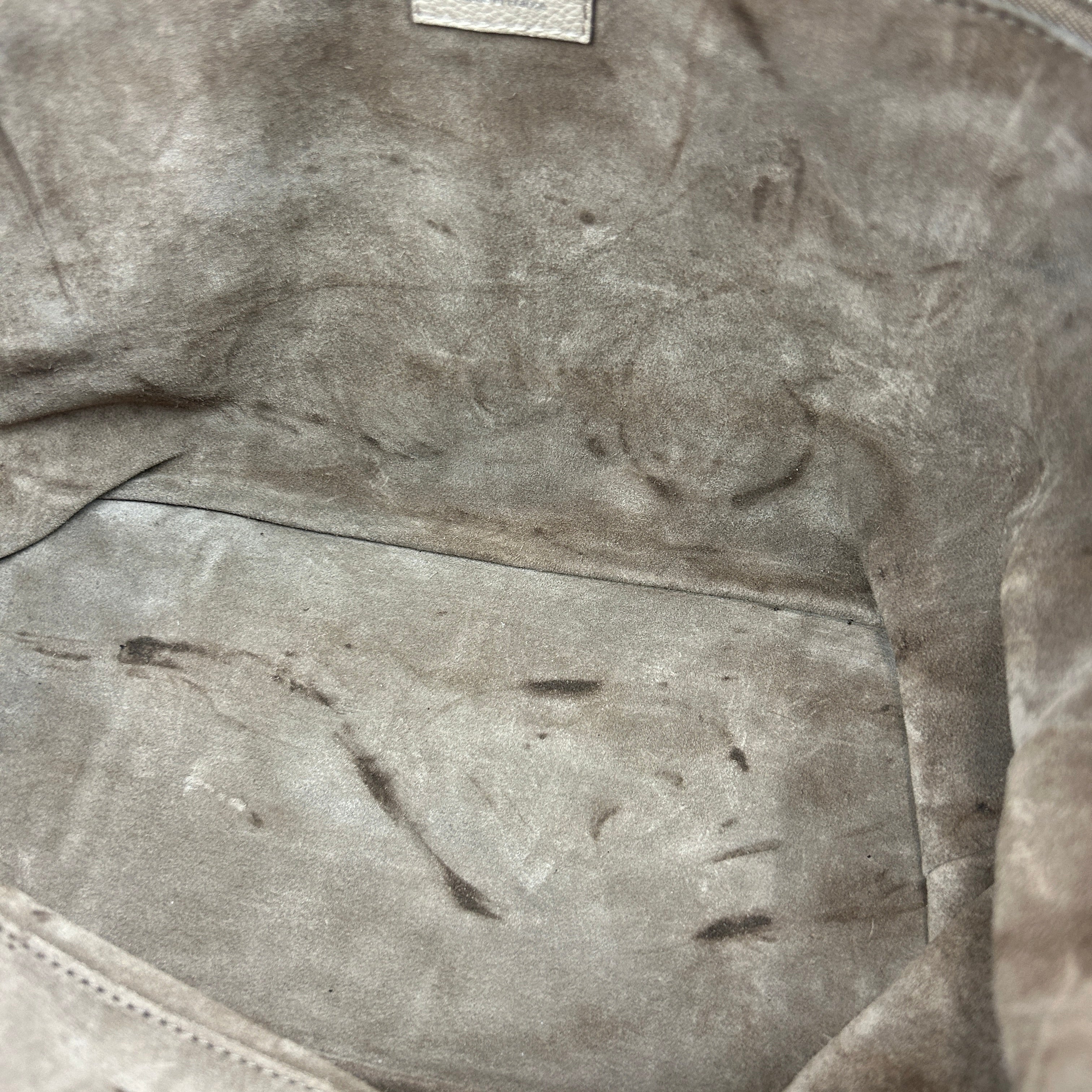 Louis Vuitton £2988 Putty Pebbled Calfskin Lockit MM Handbag