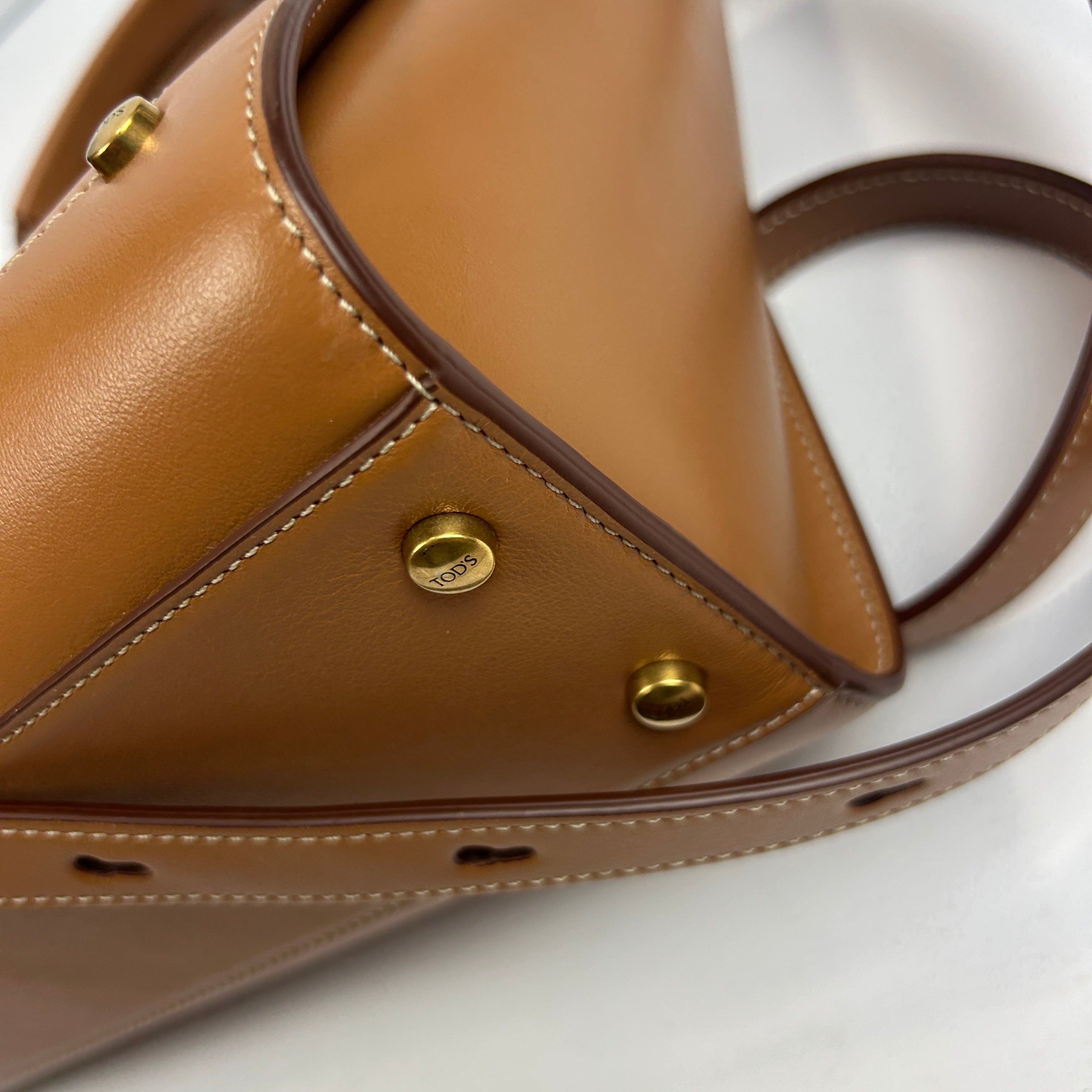 Tods New £1600 Camel Timeless Medium Tote Bag