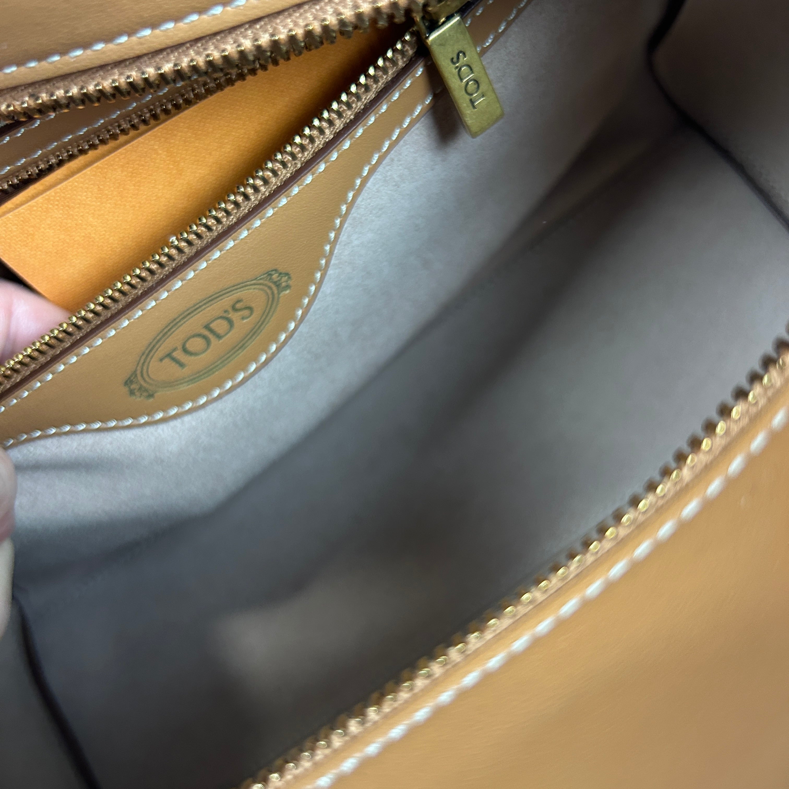 Tods New £1600 Camel Timeless Medium Tote Bag