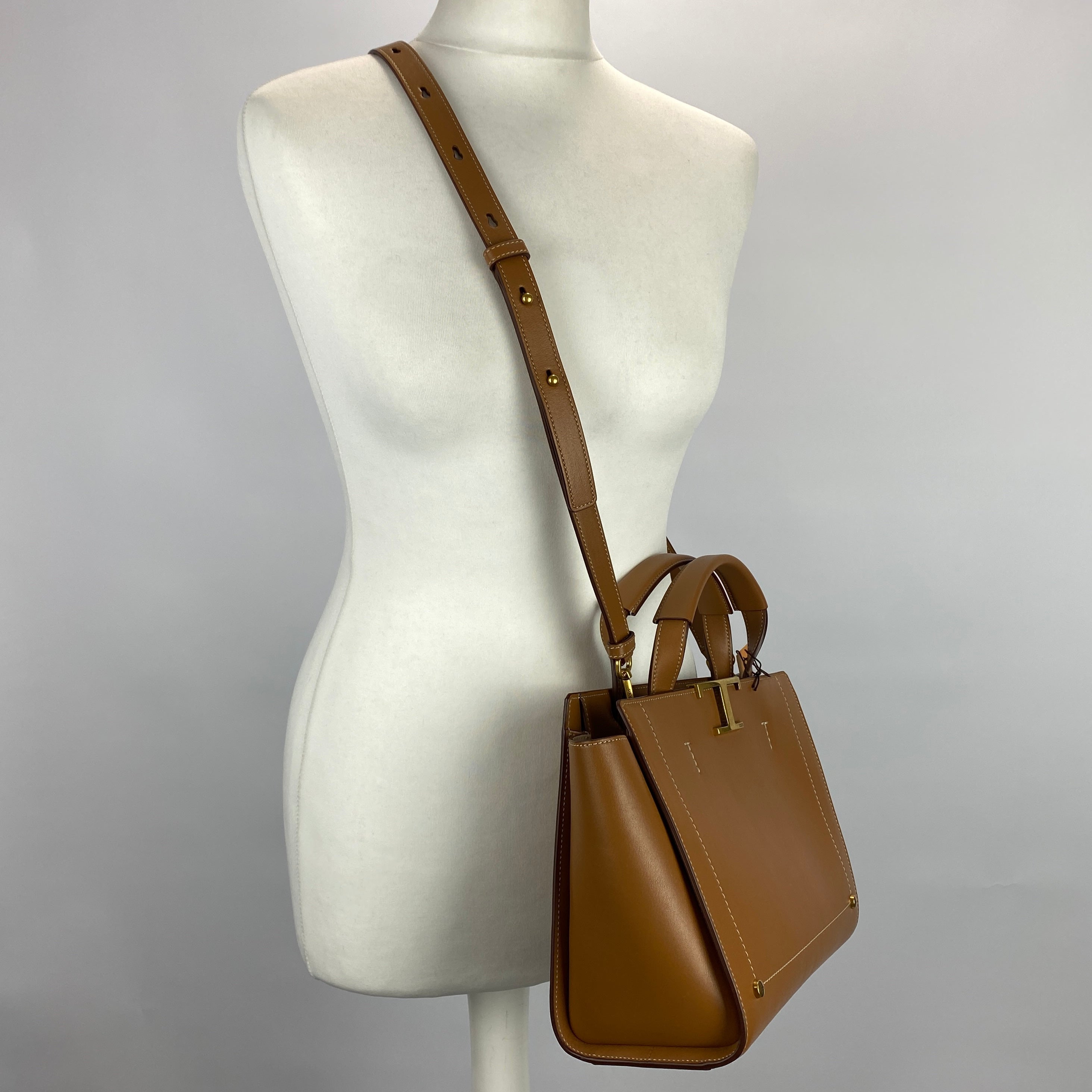 Tods New £1600 Camel Timeless Medium Tote Bag