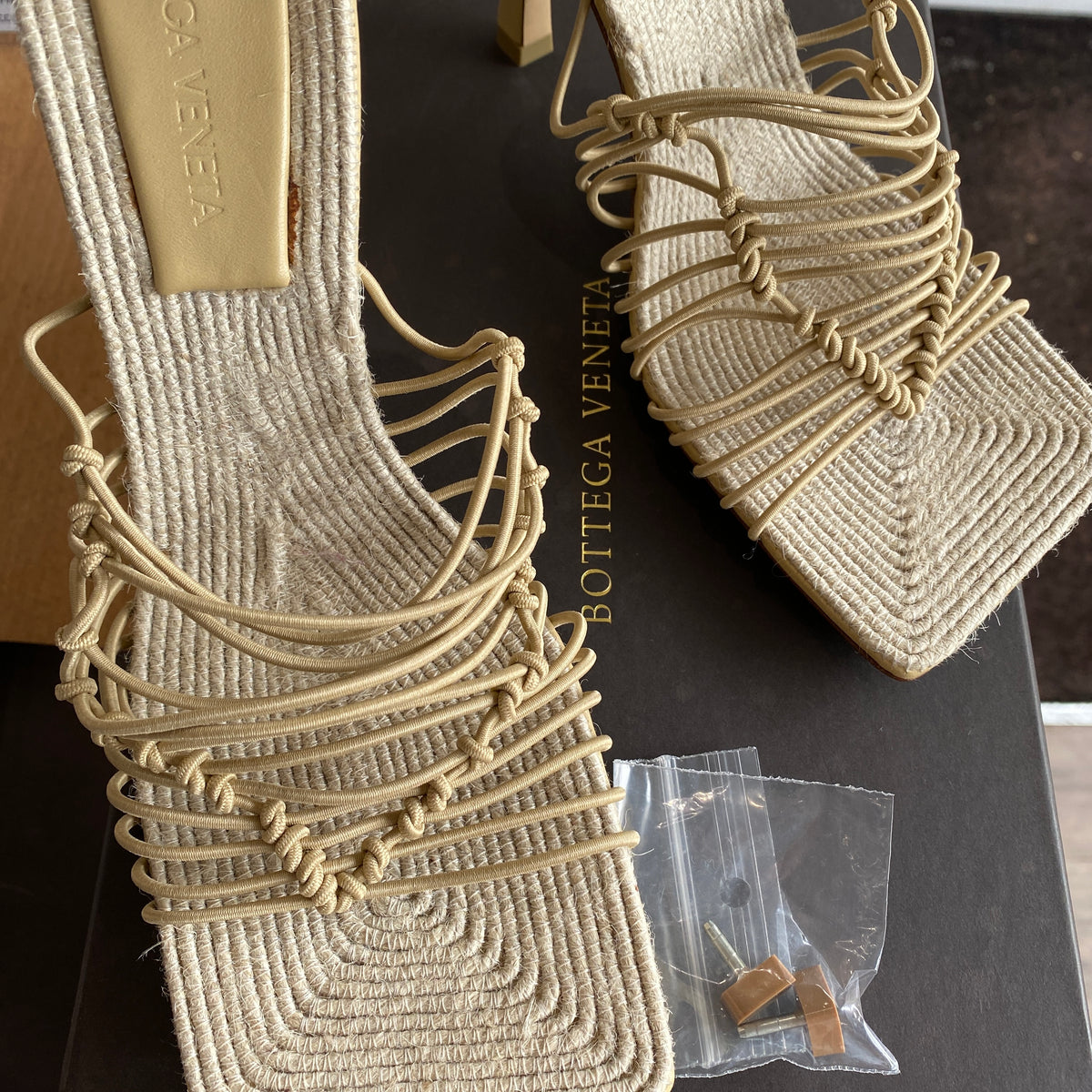 Bottega Veneta £655 Natural Knotted Cord & Raffia Mules 38