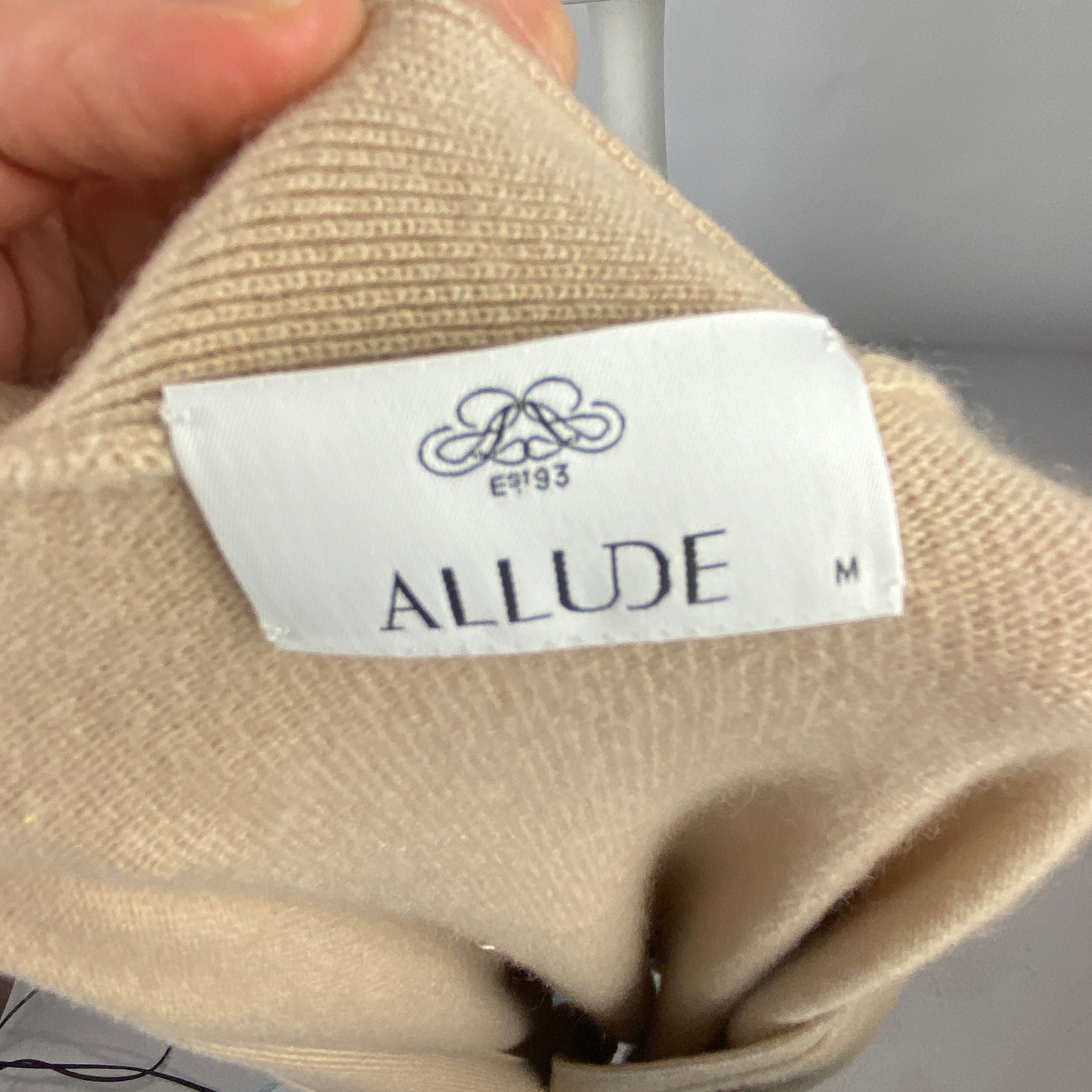 Allude £425 Beige Cashmere Cardigan S-L