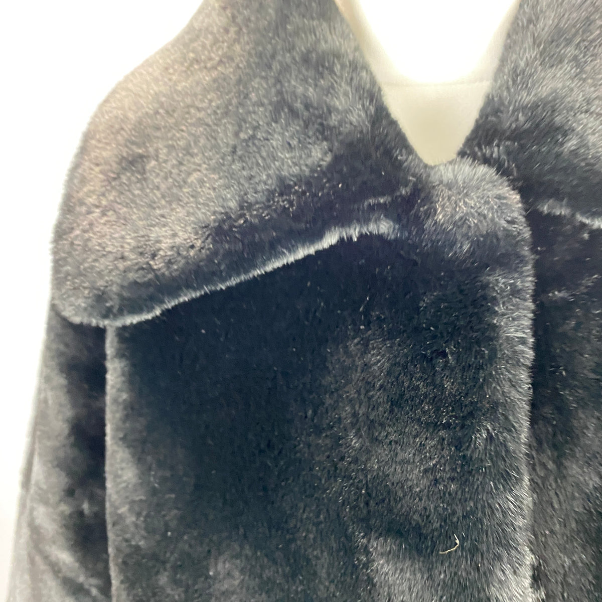 Apparis New £368 Black Faux Fur Crop Jacket M