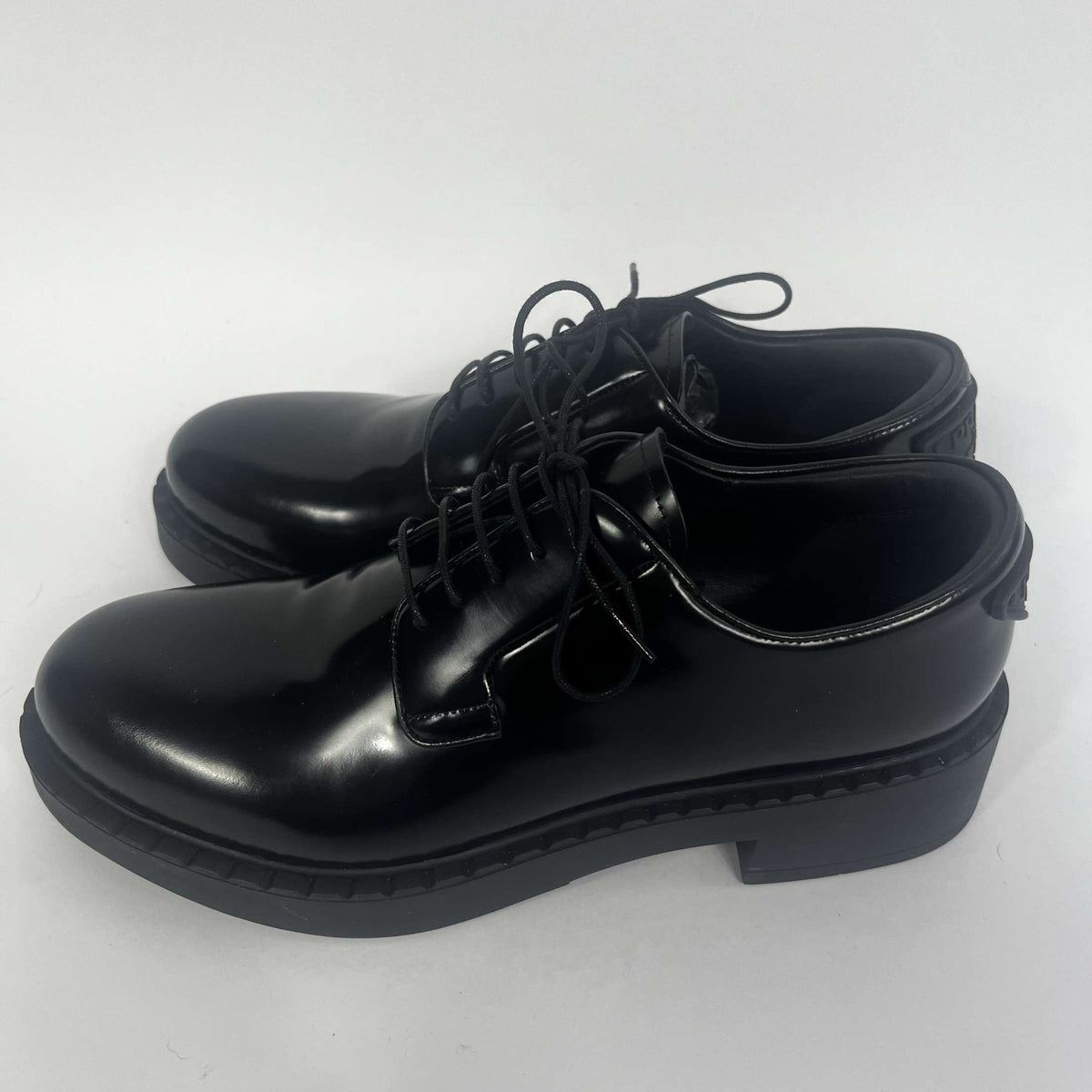 Prada £890 Black Brushed Leather Derby Shoes 41