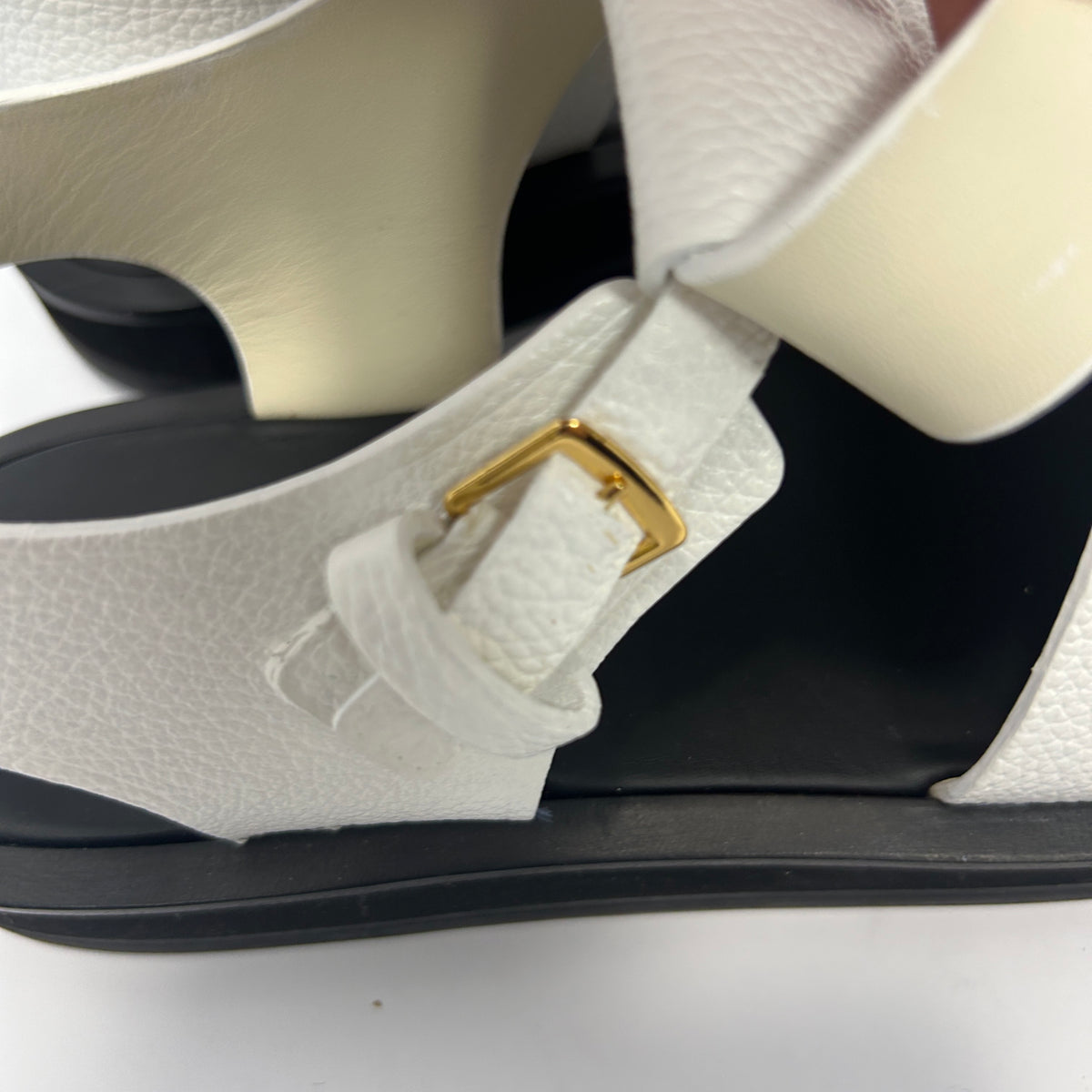The Row £1060 Ivory Fisherman Sandals 38.5
