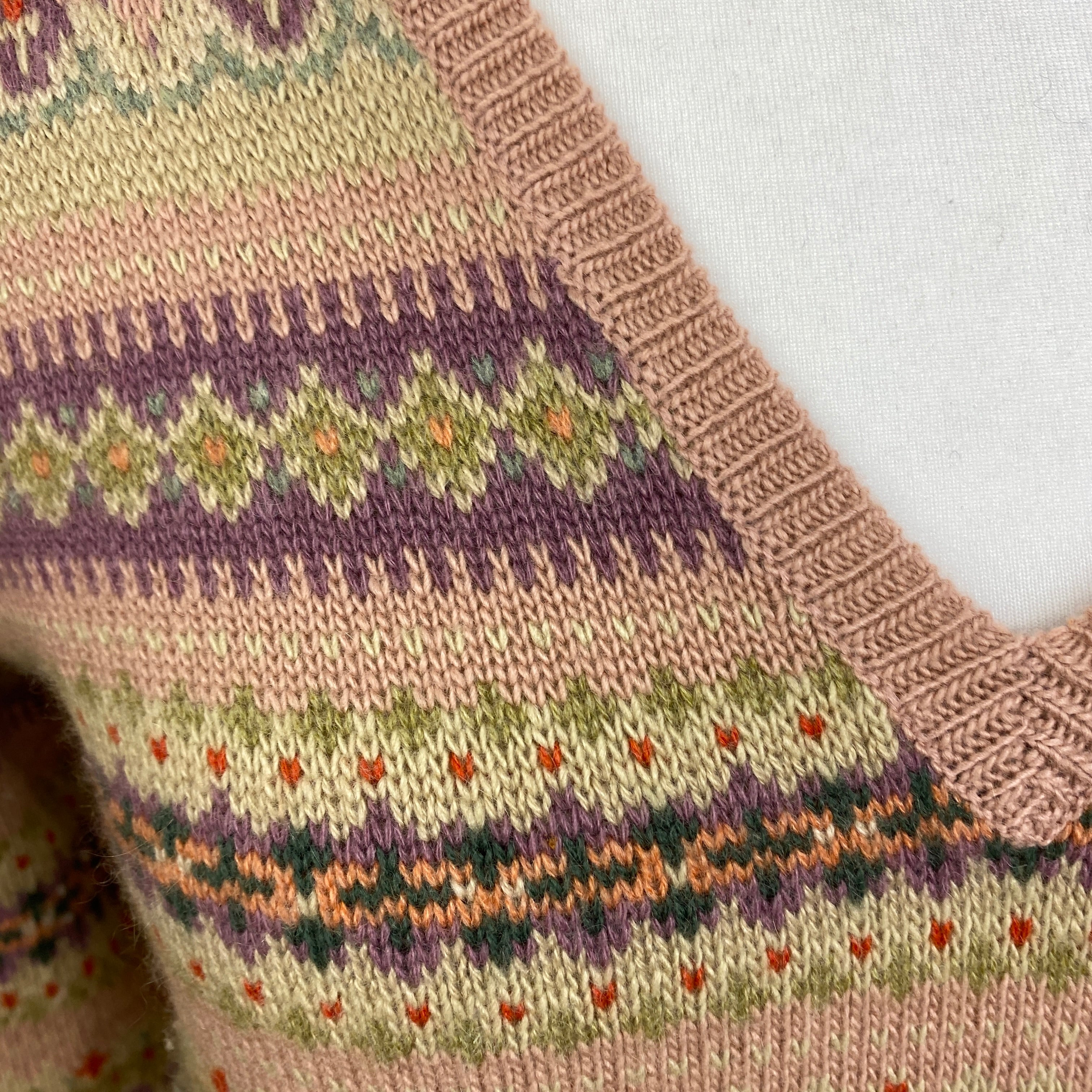 Ralph Lauren Nude & Lilac Intarsia Cashmere V Neck Sweater L